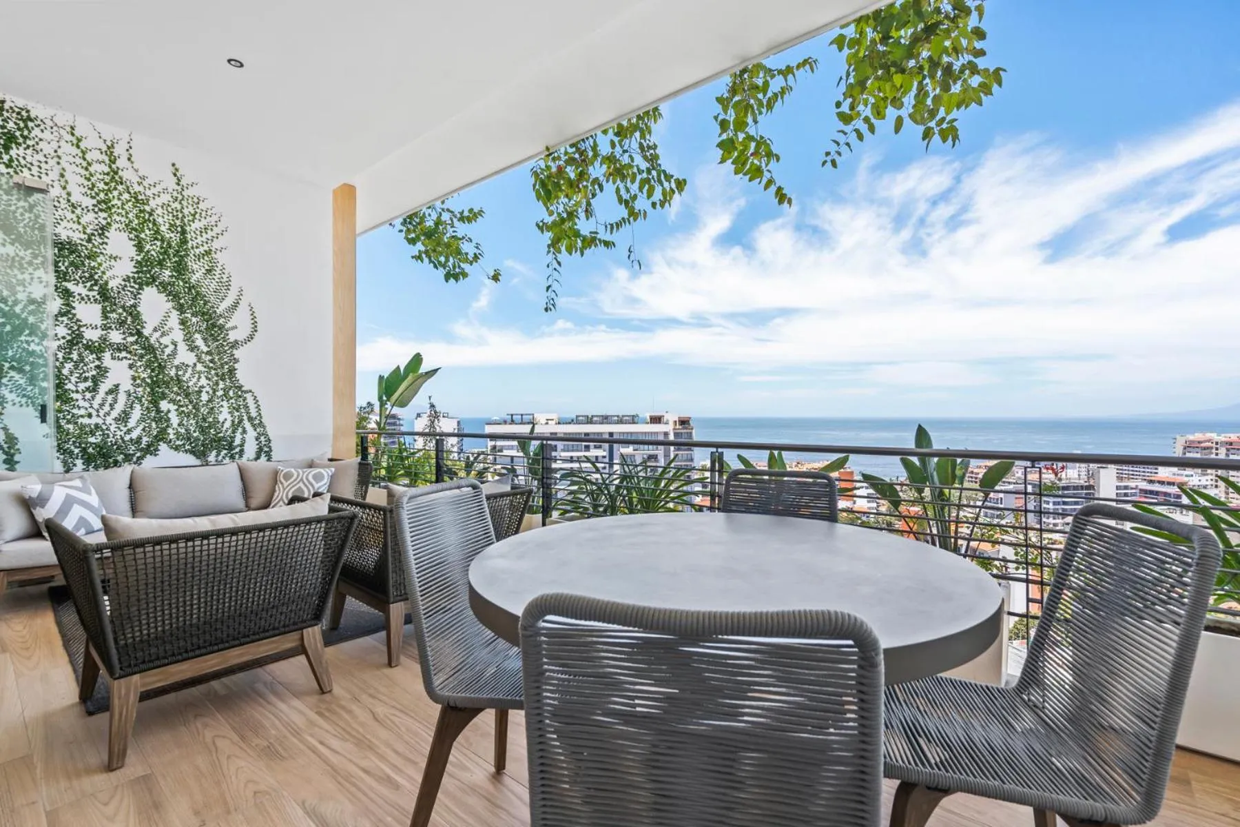 Balcony/Terrace in Maxwell Collection Romantic Zone