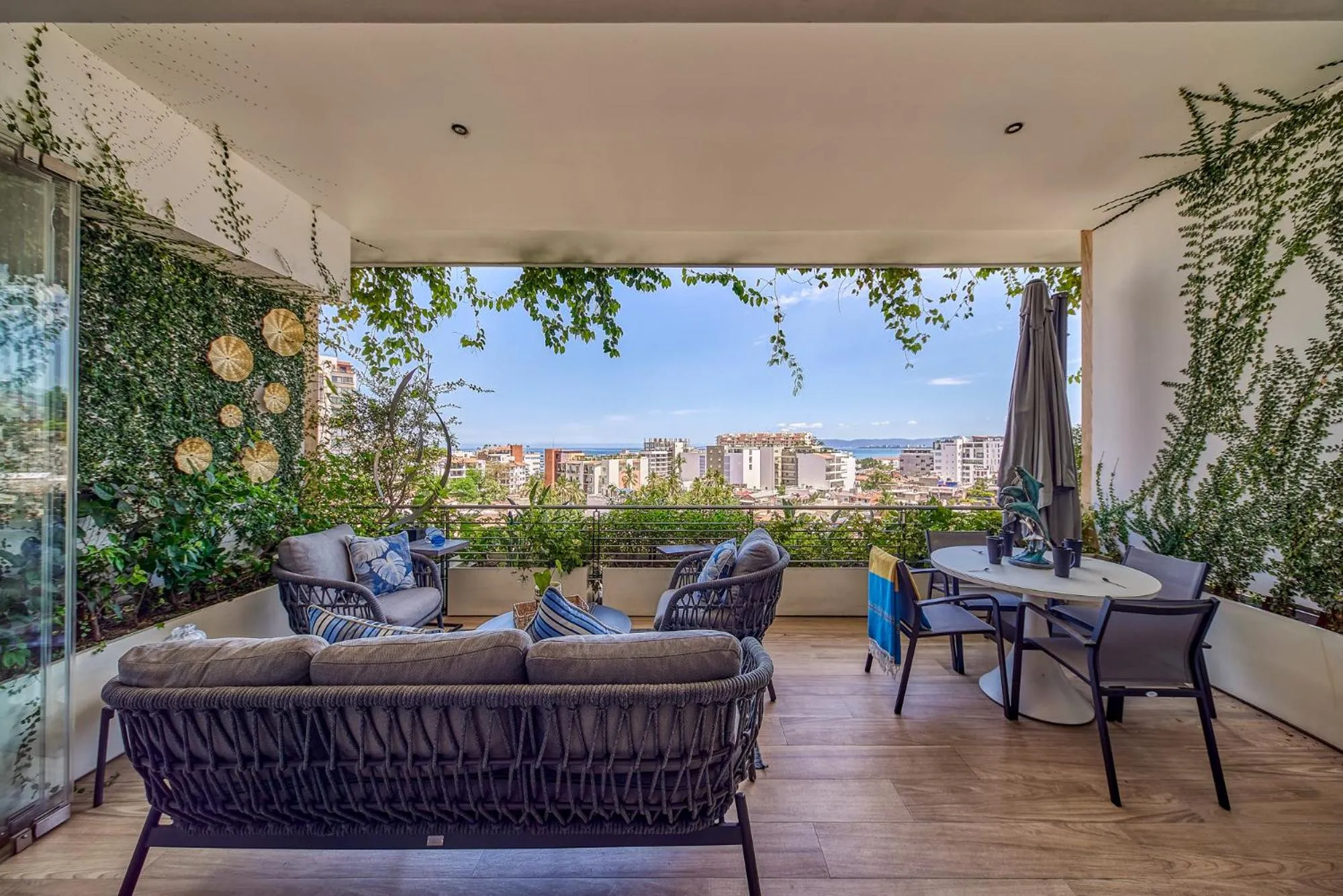 Balcony/Terrace in Maxwell Collection Romantic Zone