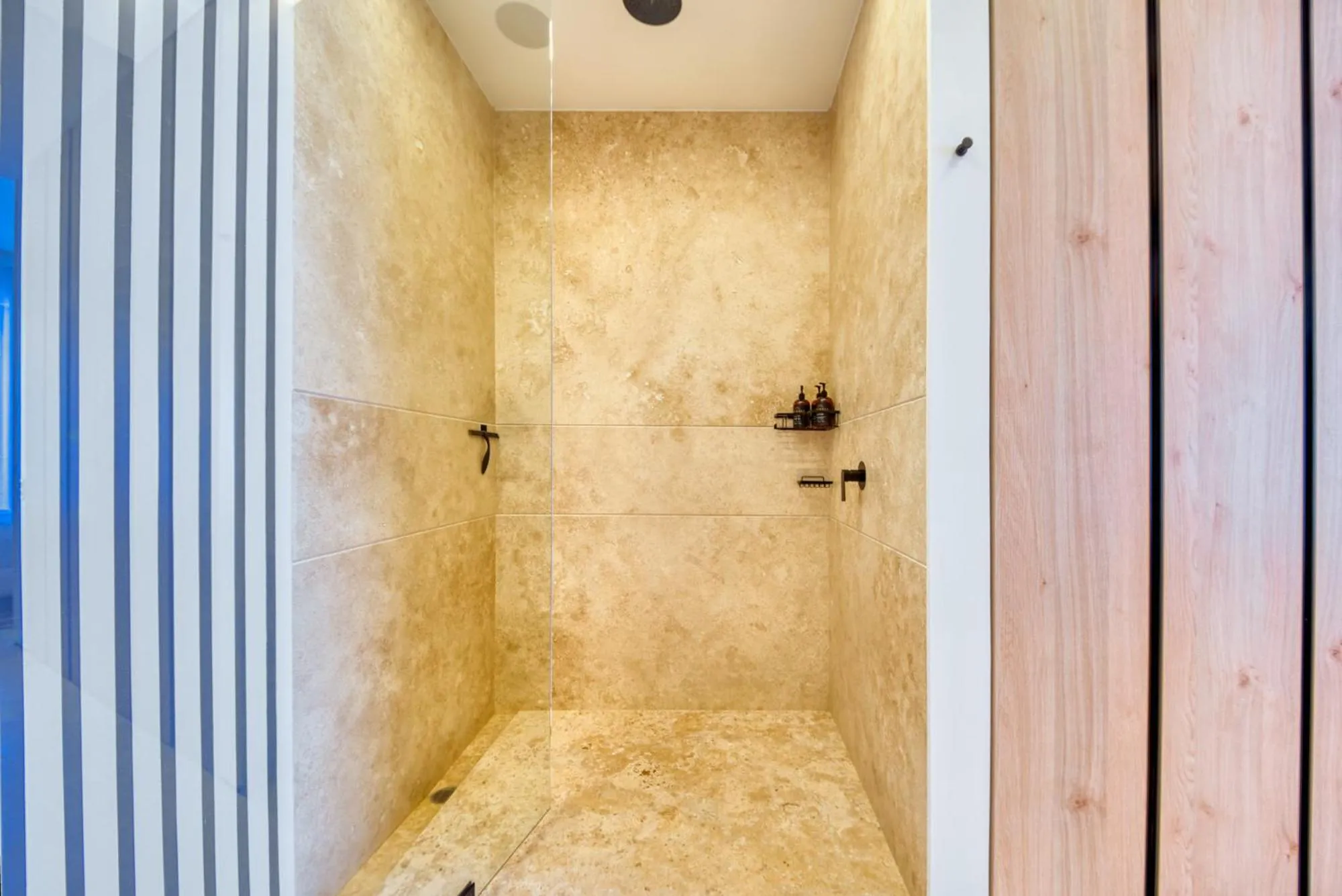Shower in Maxwell Collection Romantic Zone