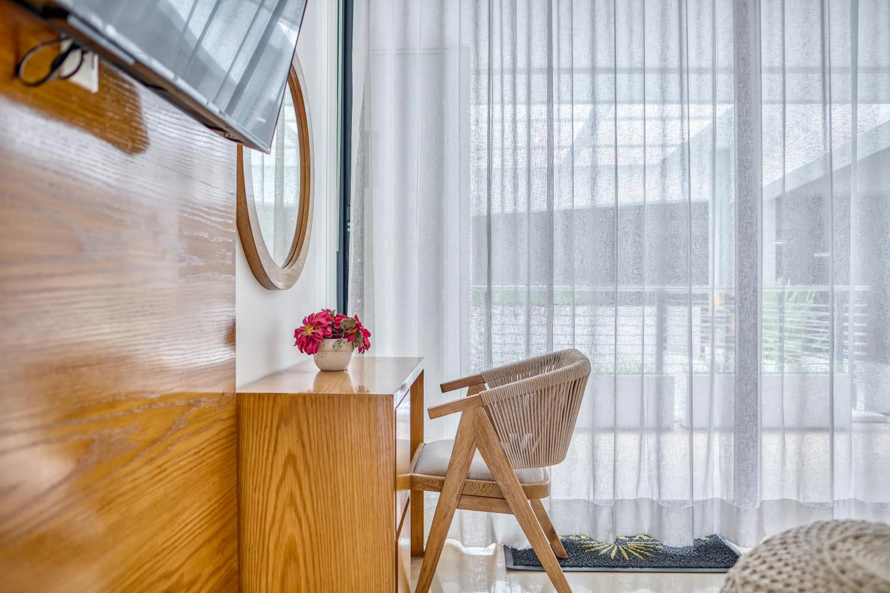 TV and multimedia in Maxwell Collection Romantic Zone