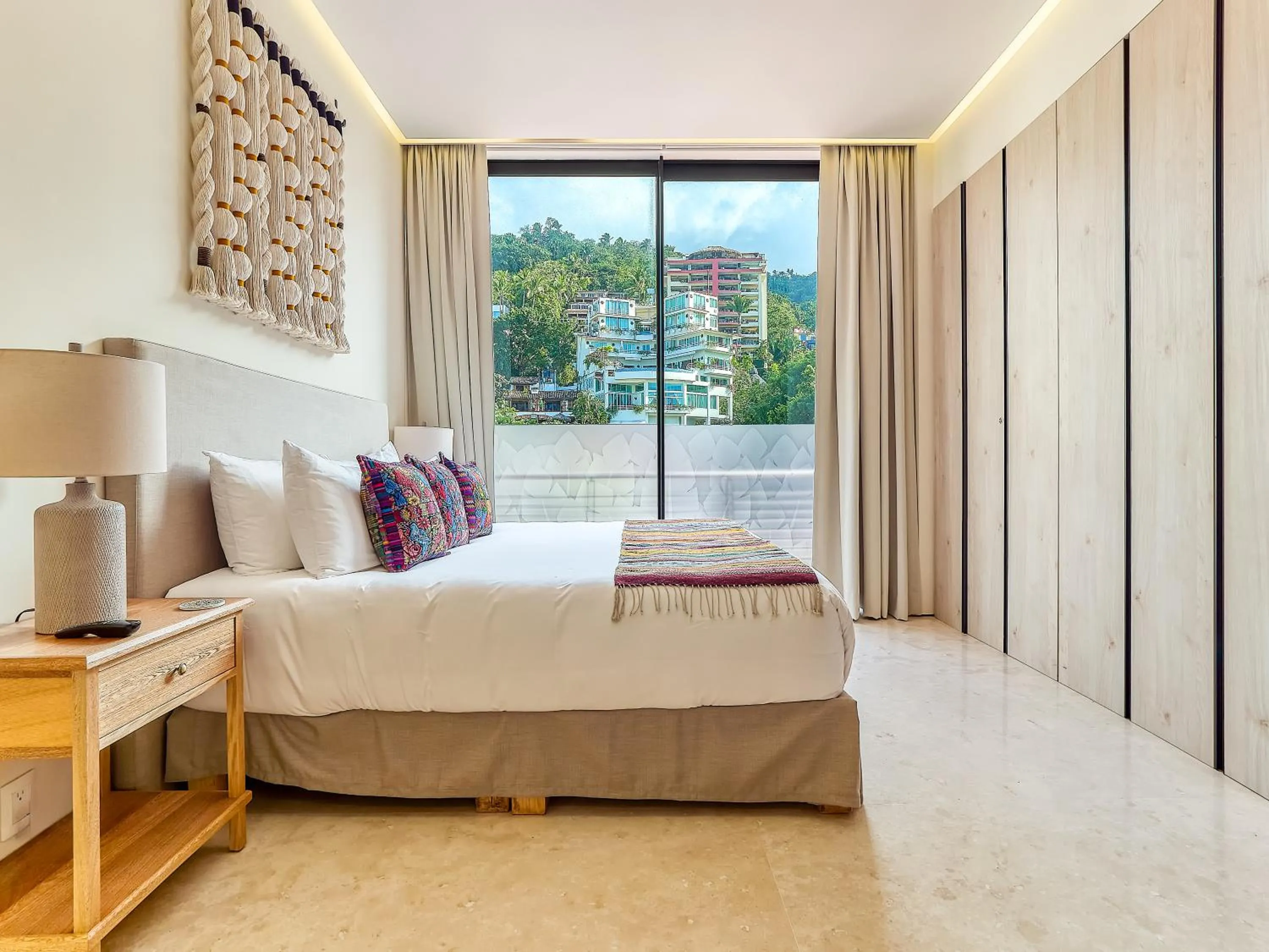 Photo of the whole room, Bed in Maxwell Collection Romantic Zone