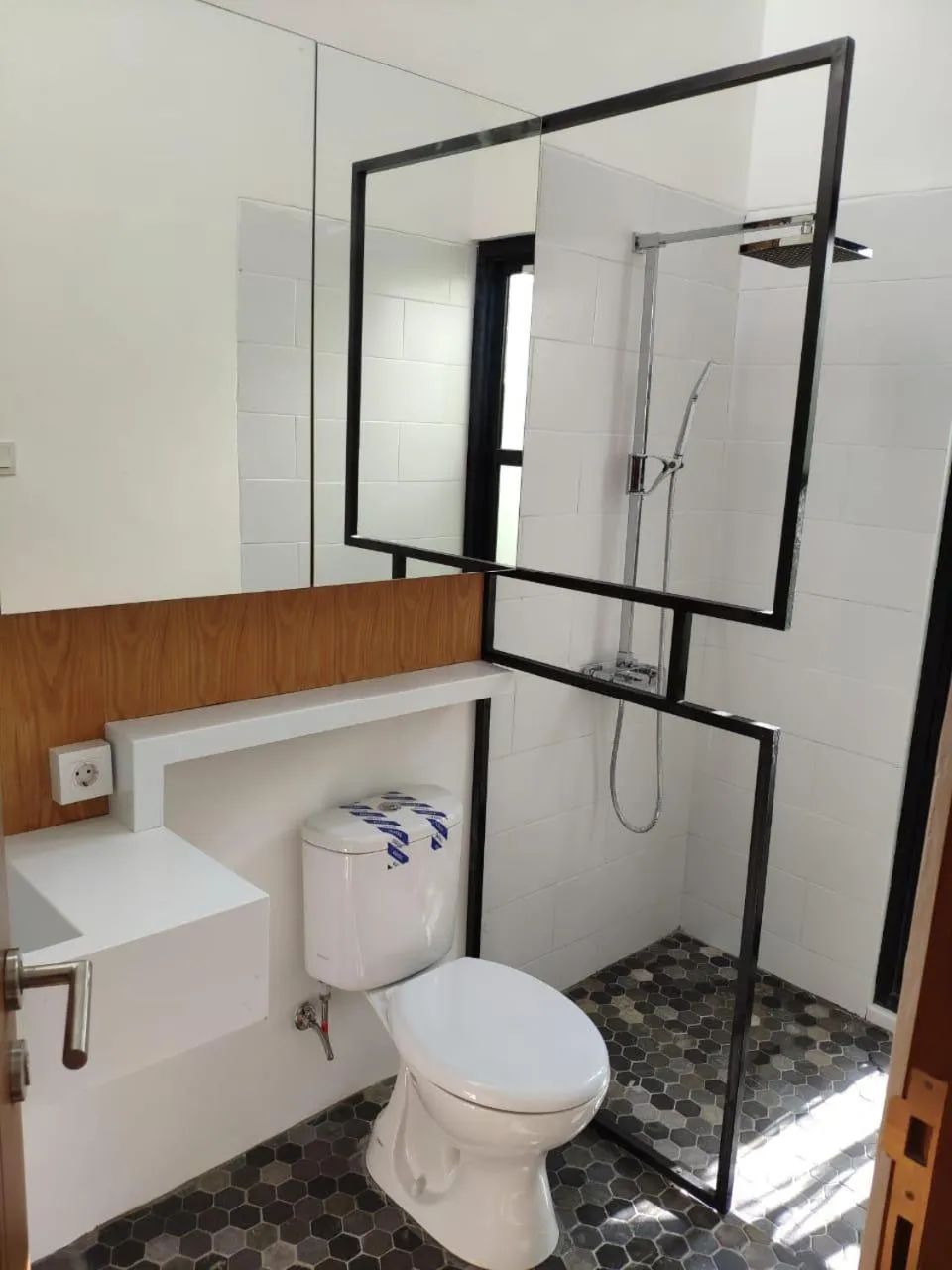 Shower in Villa Maitreya