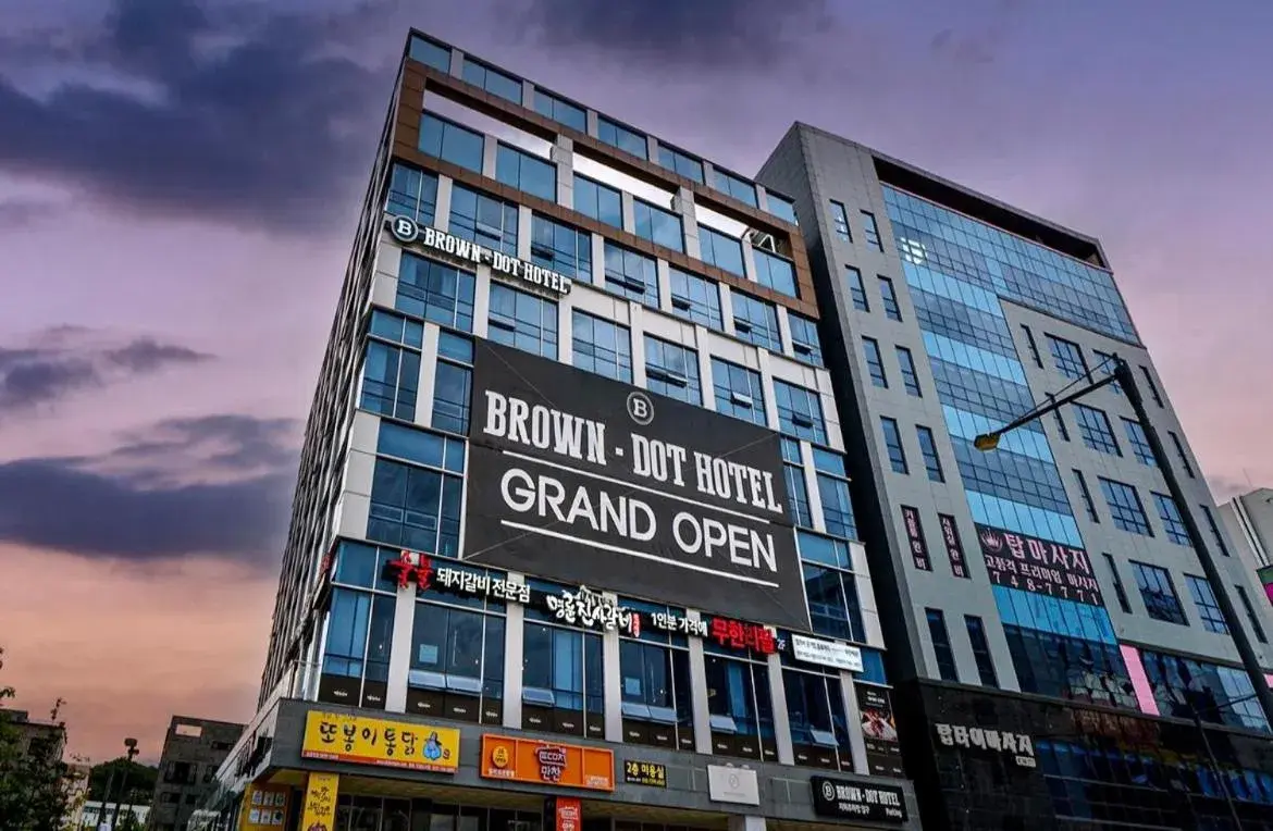 Property building in Wonju Brown Dot Hotel Corporate city Property building in Wonju Brown Dot Hotel Corporate city