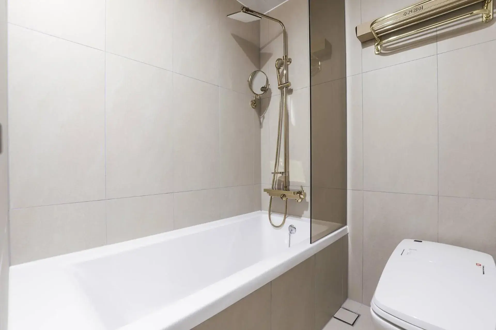 Shower in Wonju Brown Dot Hotel Corporate city Shower in Wonju Brown Dot Hotel Corporate city