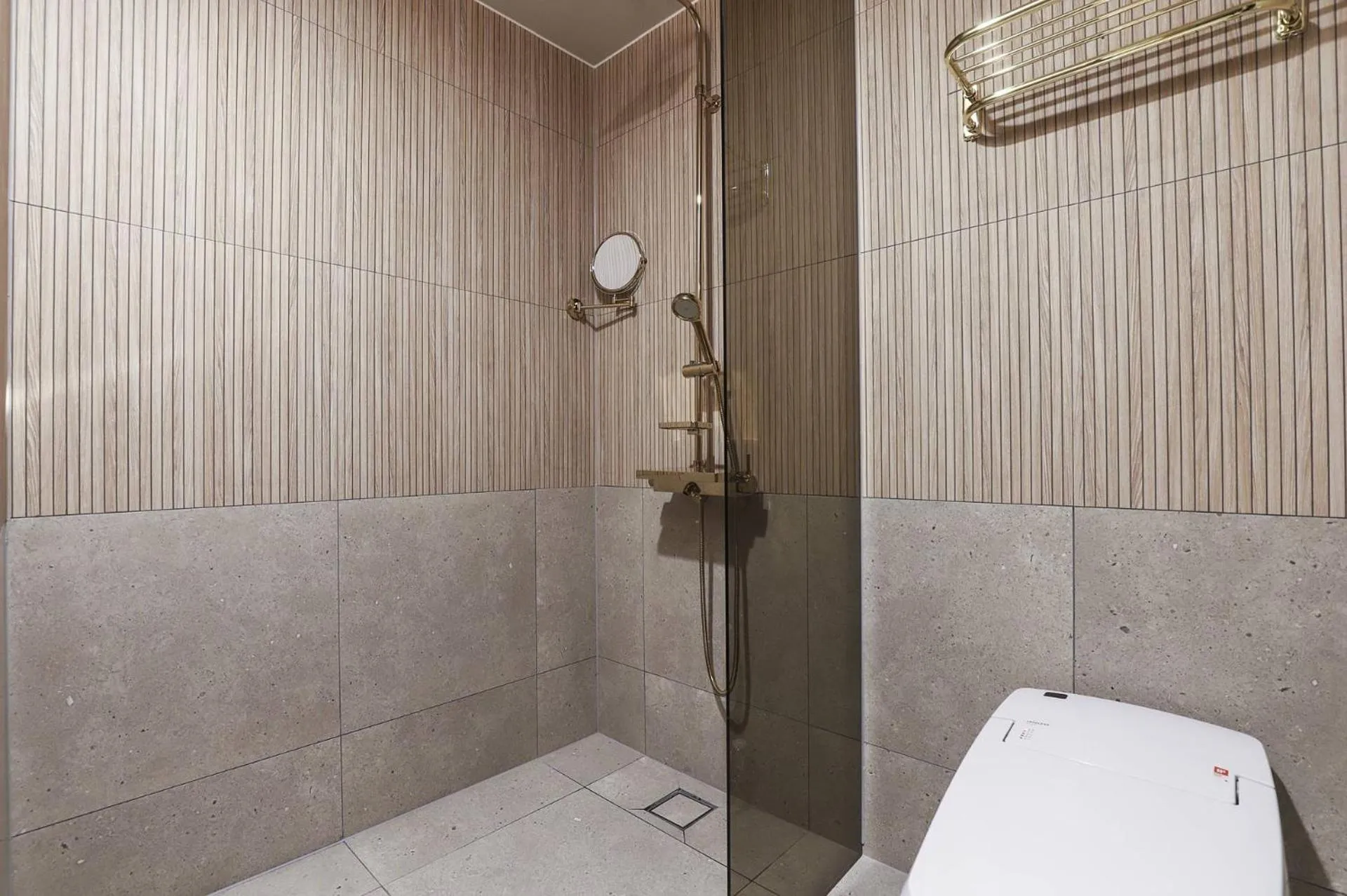 Shower in Wonju Brown Dot Hotel Corporate city