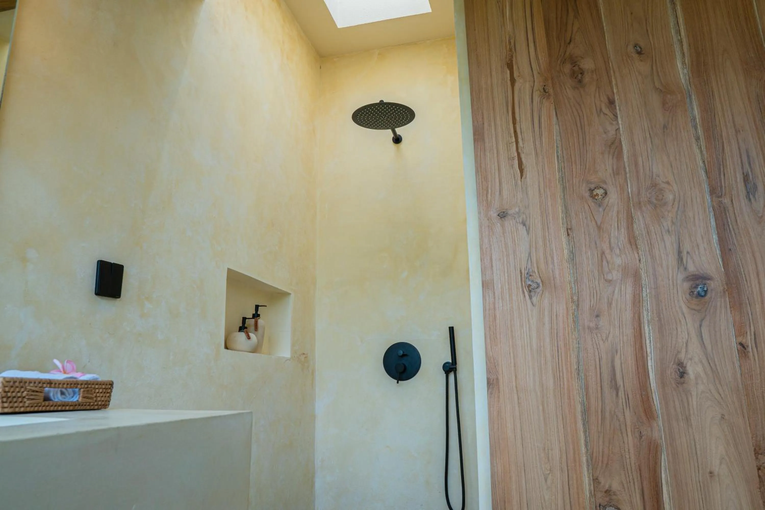 Shower in Olea Villas Resort