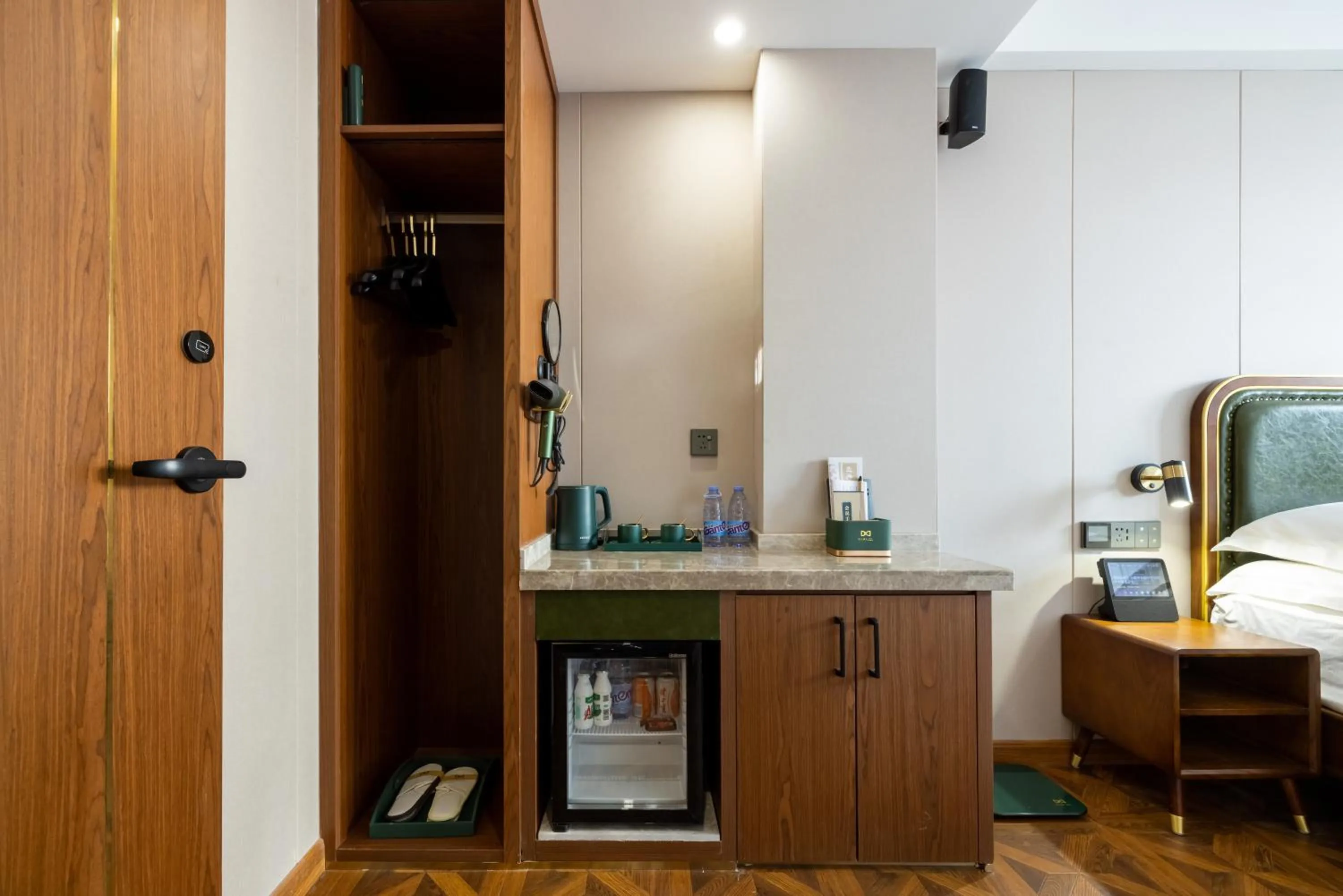 oven, Bed in Nostalgia S Hotel Beijing National Convention Center