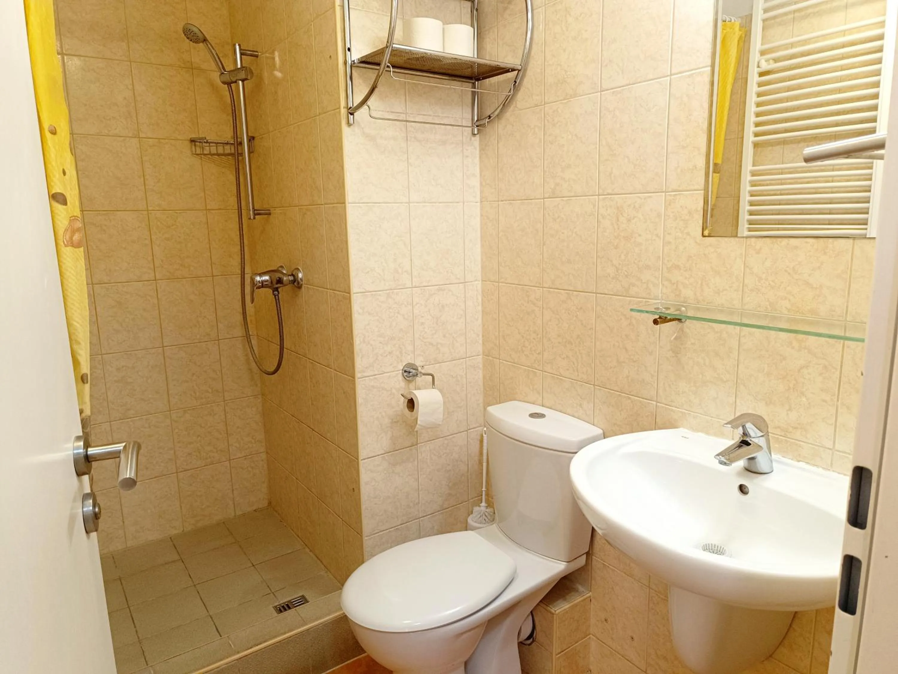 Bathroom in Famulus Kollégium