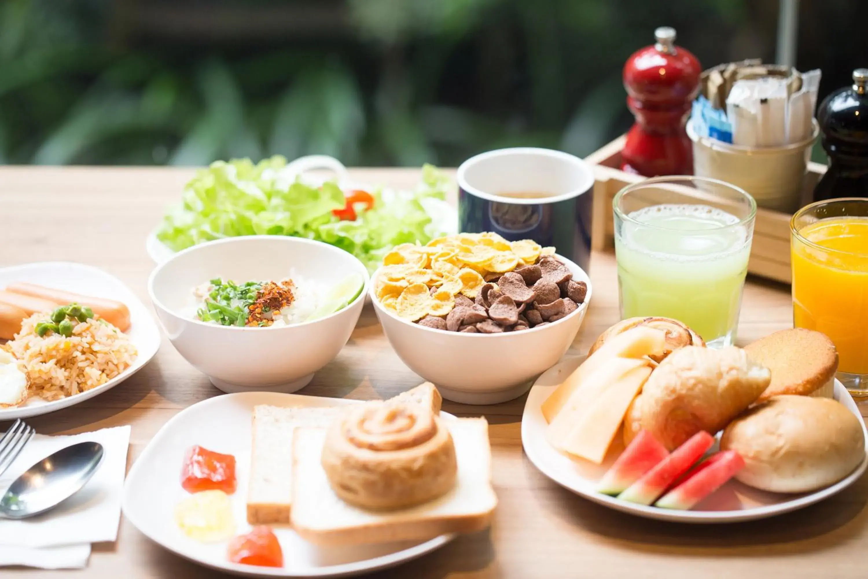 Restaurant/places to eat in Holiday Inn Express Bangkok Sathorn by IHG Restaurant/places to eat in Holiday Inn Express Bangkok Sathorn by IHG