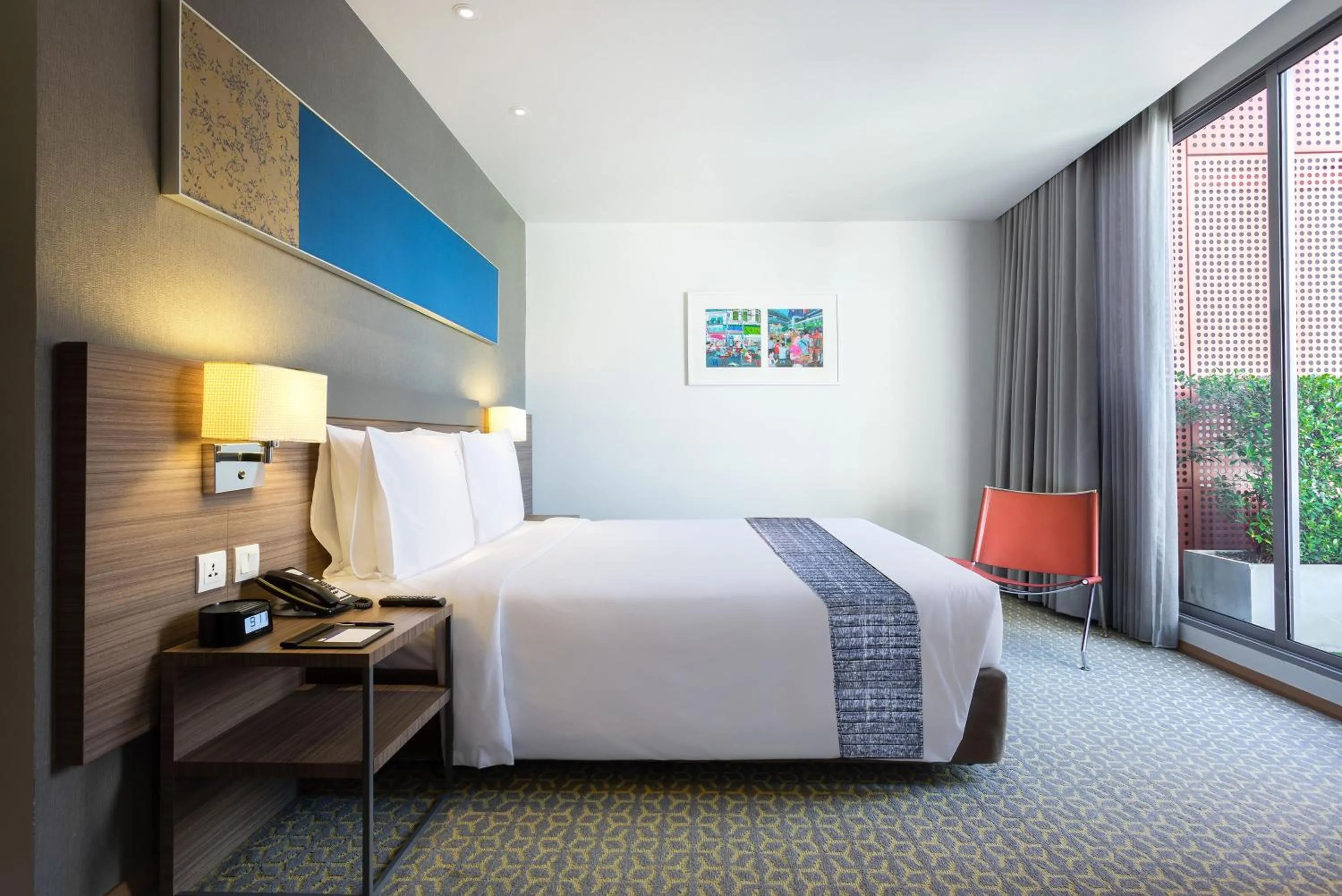 Photo of the whole room, Bed in Holiday Inn Express Bangkok Sathorn by IHG