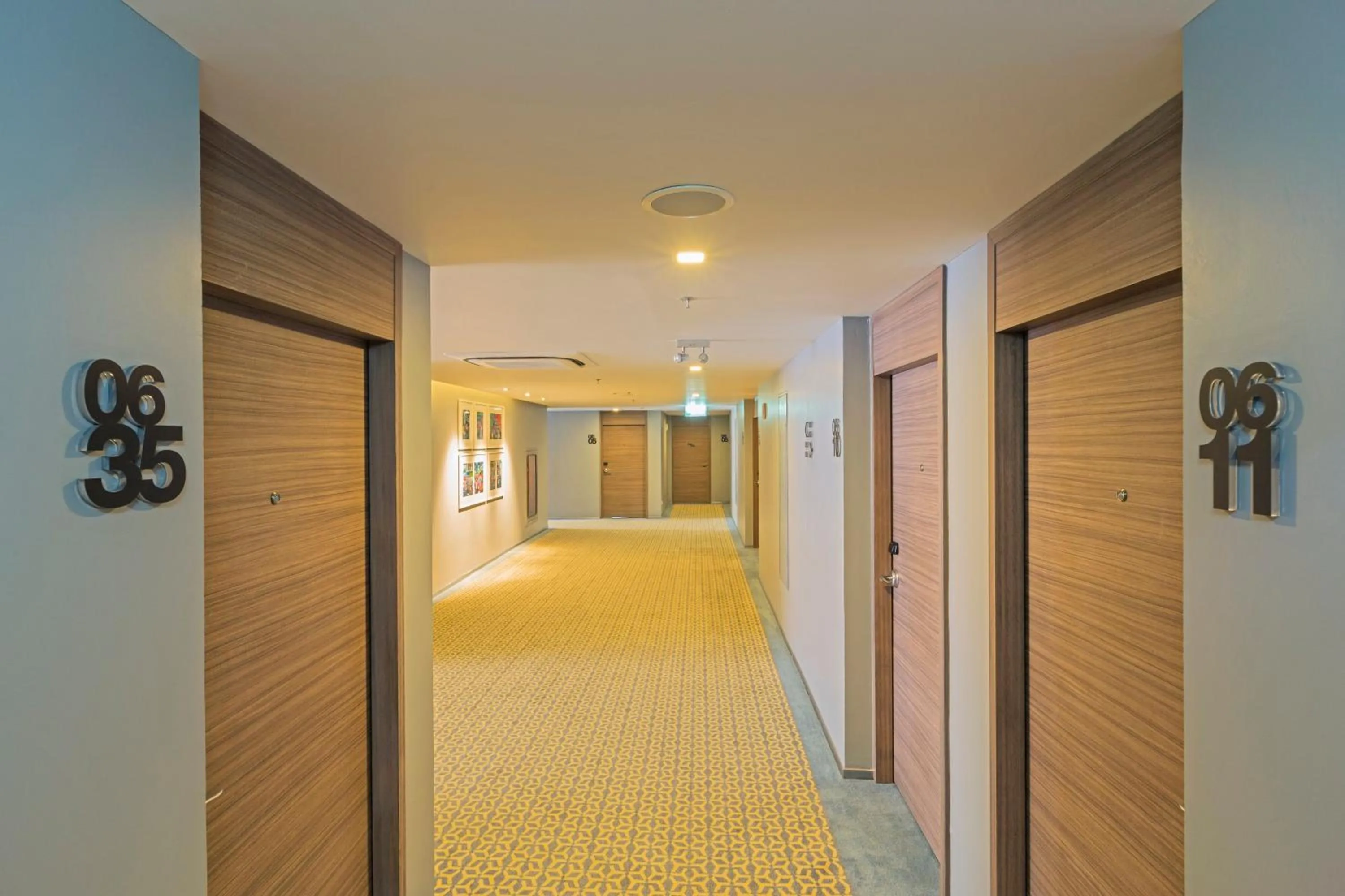 Lobby or reception in Holiday Inn Express Bangkok Sathorn by IHG