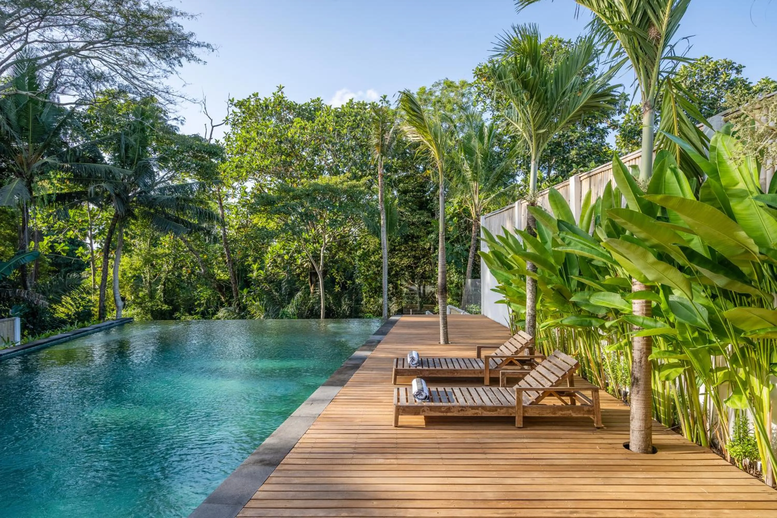 Day in Beefy Dragon Villa by Betterplace