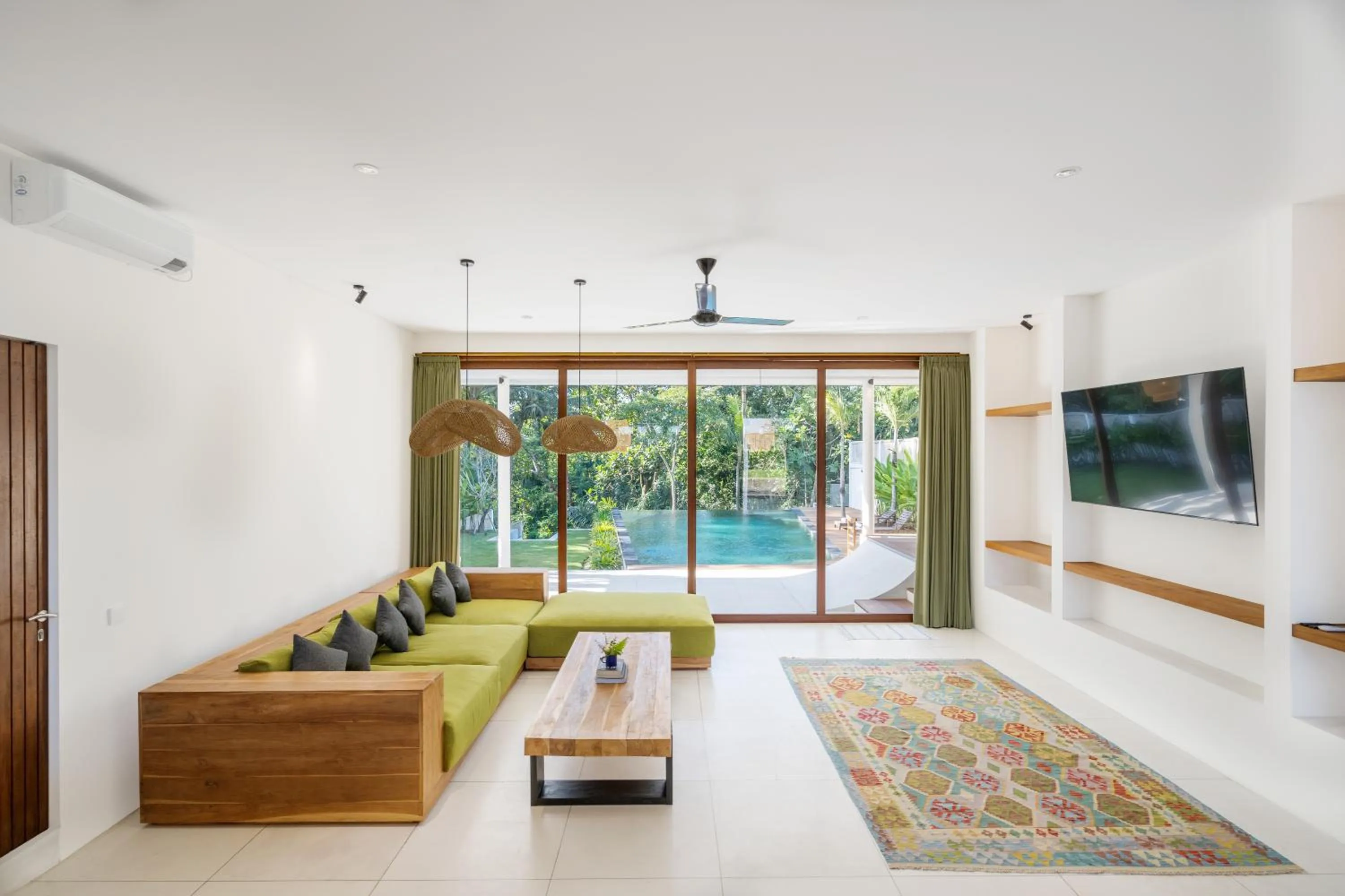 TV and multimedia in Beefy Dragon Villa by Betterplace