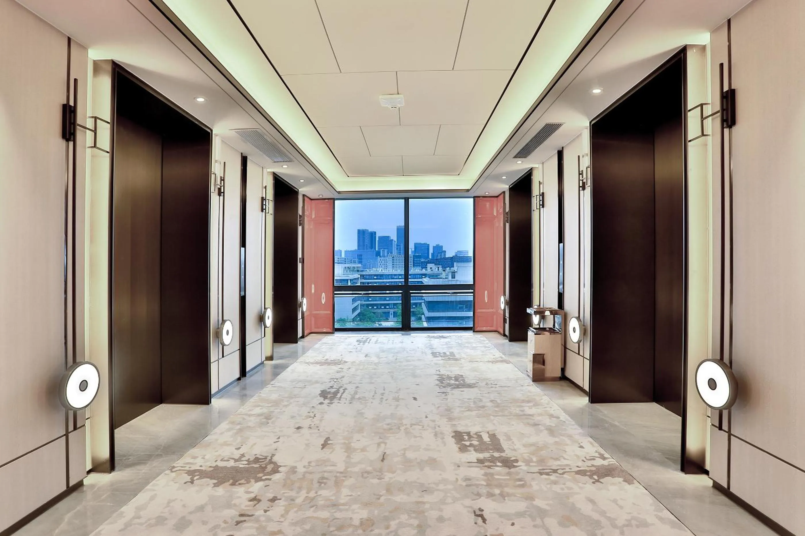 elevator in SSAW Boutique Hotel Yingyang