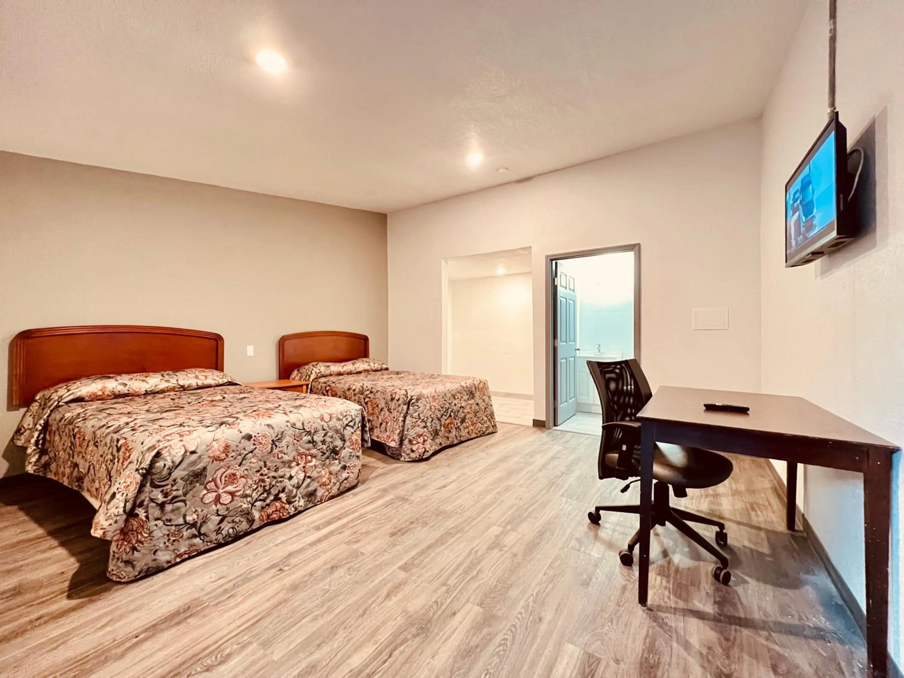 EXPRESS INN HOTEL DAYTON