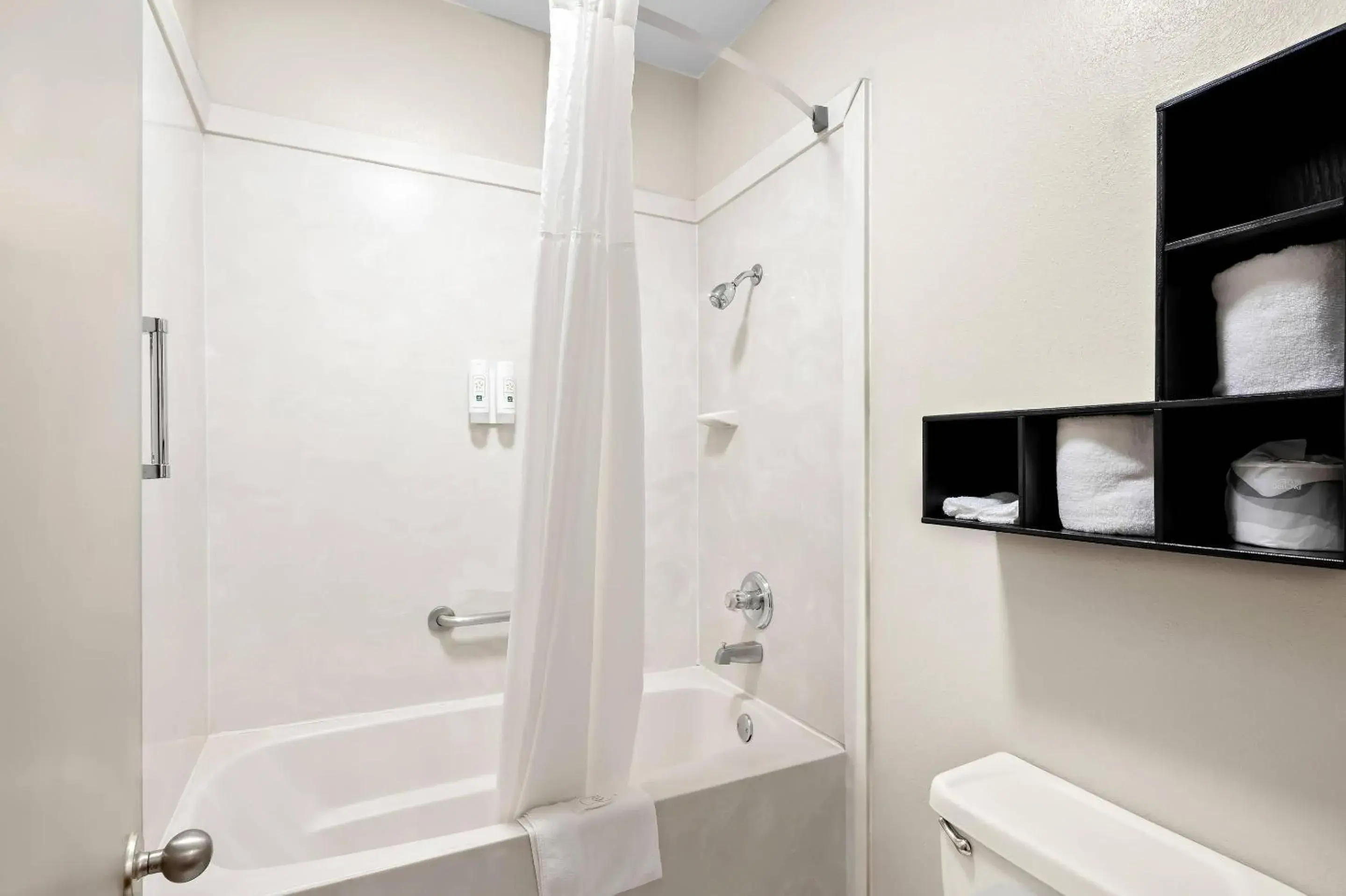 Bedroom in Quality Inn & Suites Monticello Bedroom in Quality Inn & Suites Monticello