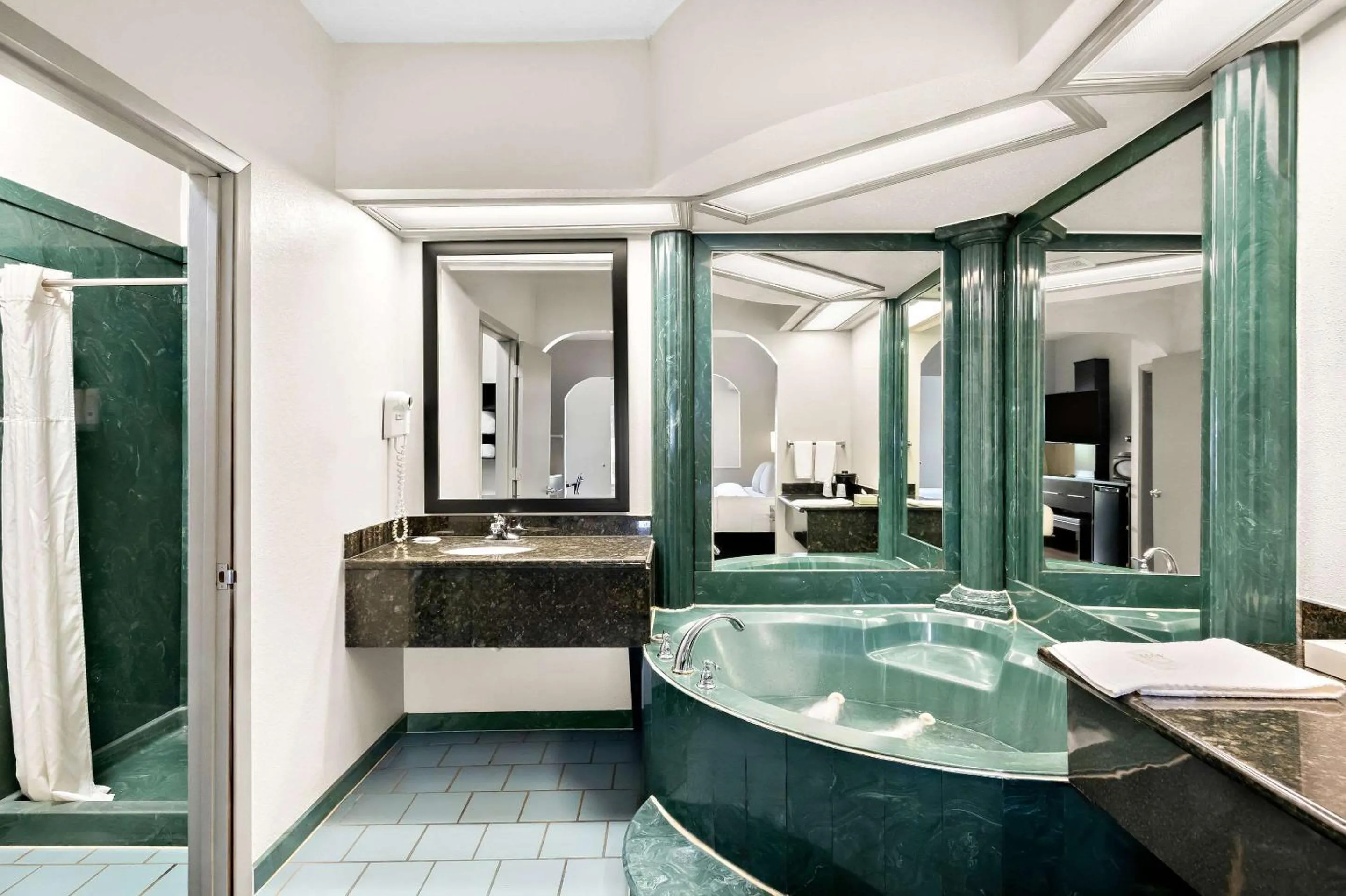 Bedroom in Quality Inn & Suites Monticello