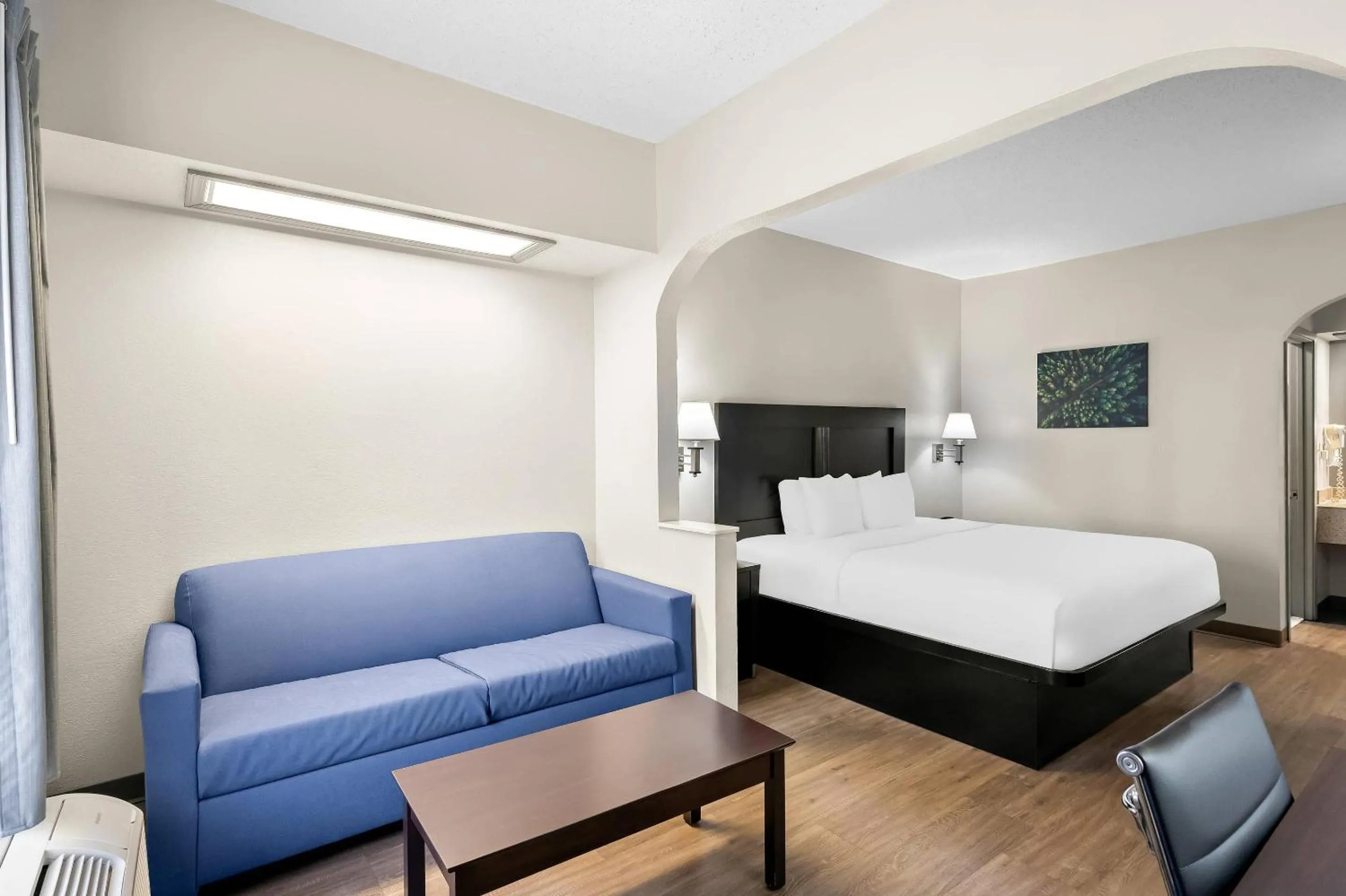 Bedroom, Bed in Quality Inn & Suites Monticello