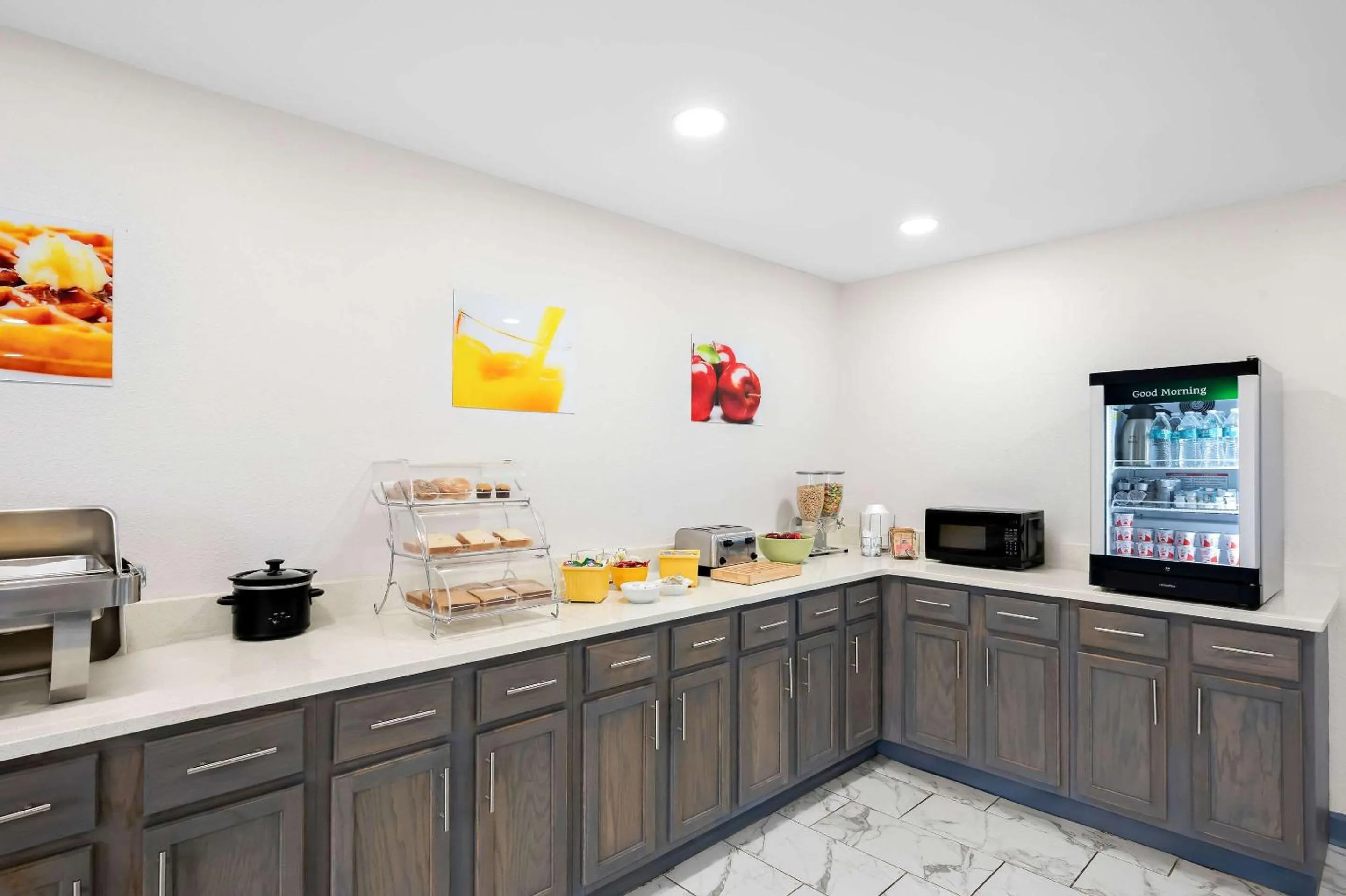 Breakfast in Quality Inn & Suites Monticello