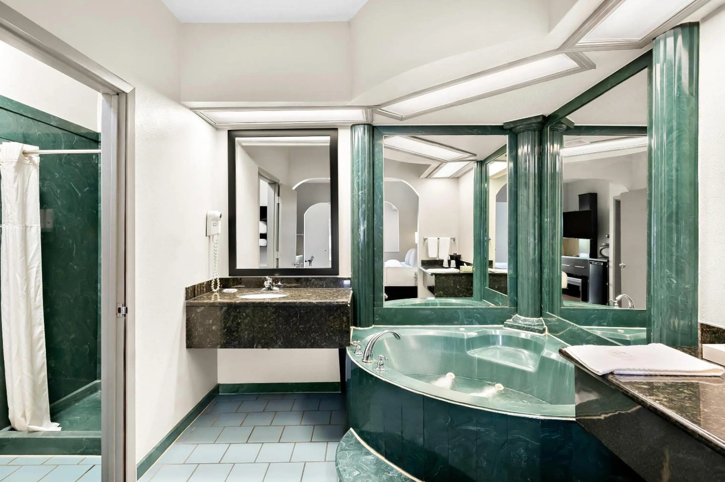 Bedroom in Quality Inn & Suites Monticello