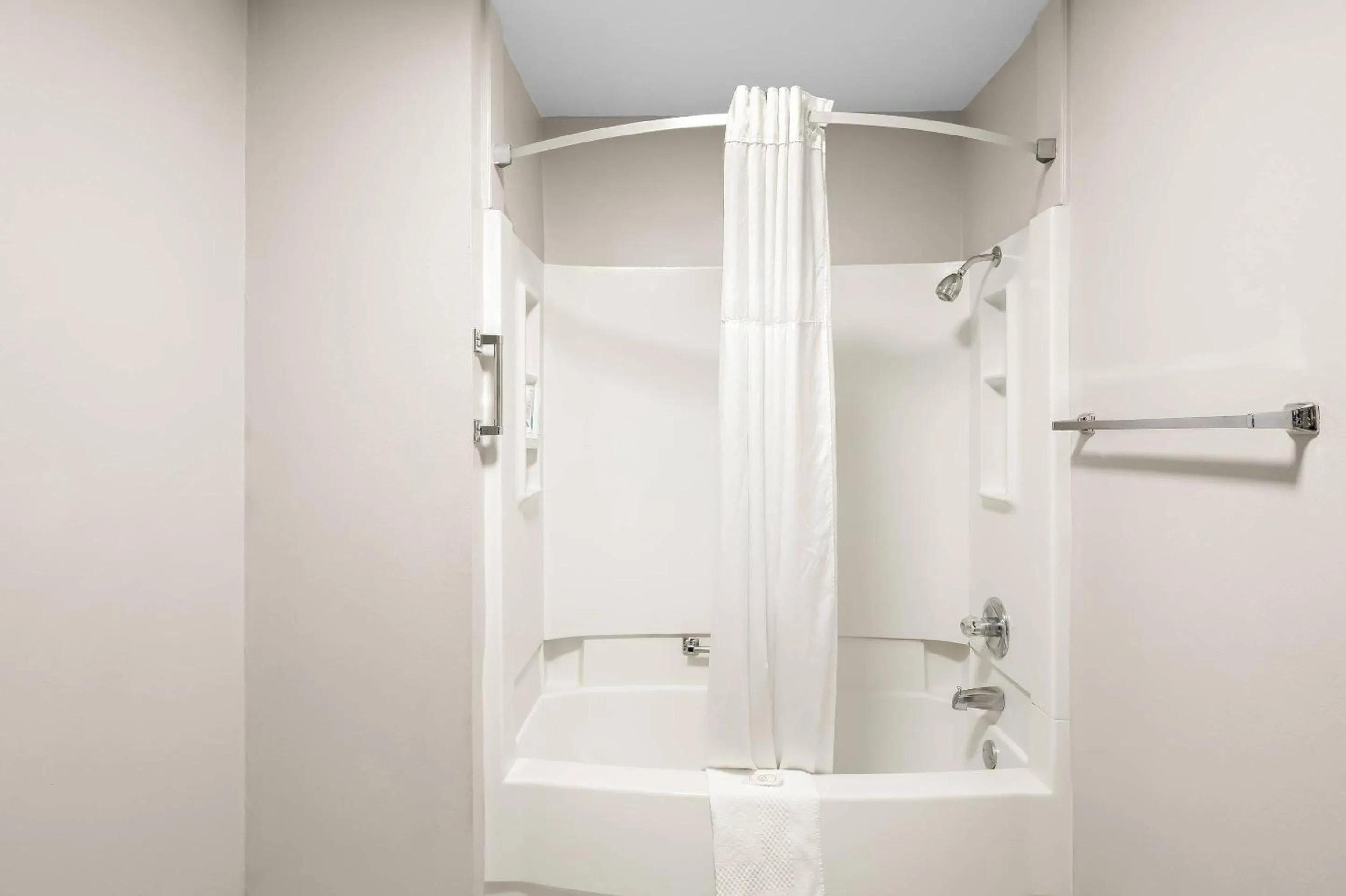 Bedroom in Quality Inn & Suites Monticello