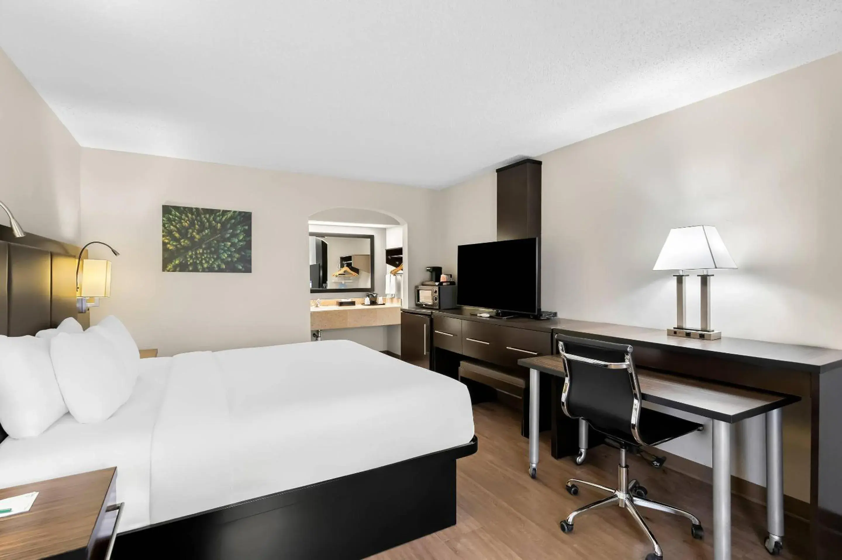 Bedroom, Bed in Quality Inn & Suites Monticello Bedroom, Bed in Quality Inn & Suites Monticello