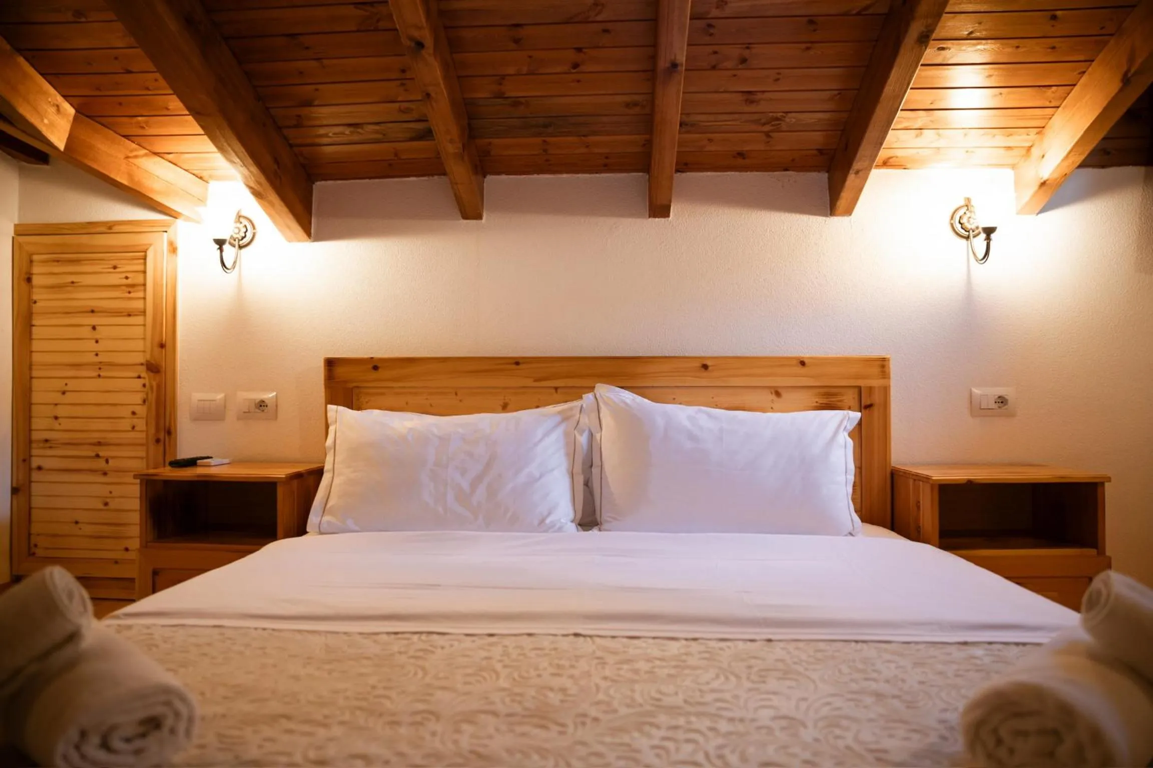 Bed in Hotel Sarajet 1821