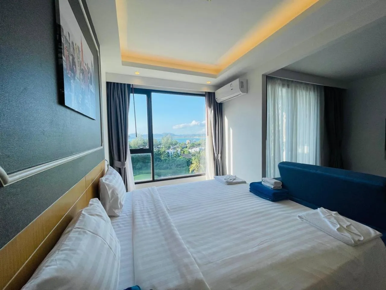 Bed in Aristo 2 Phuket, Surin beach