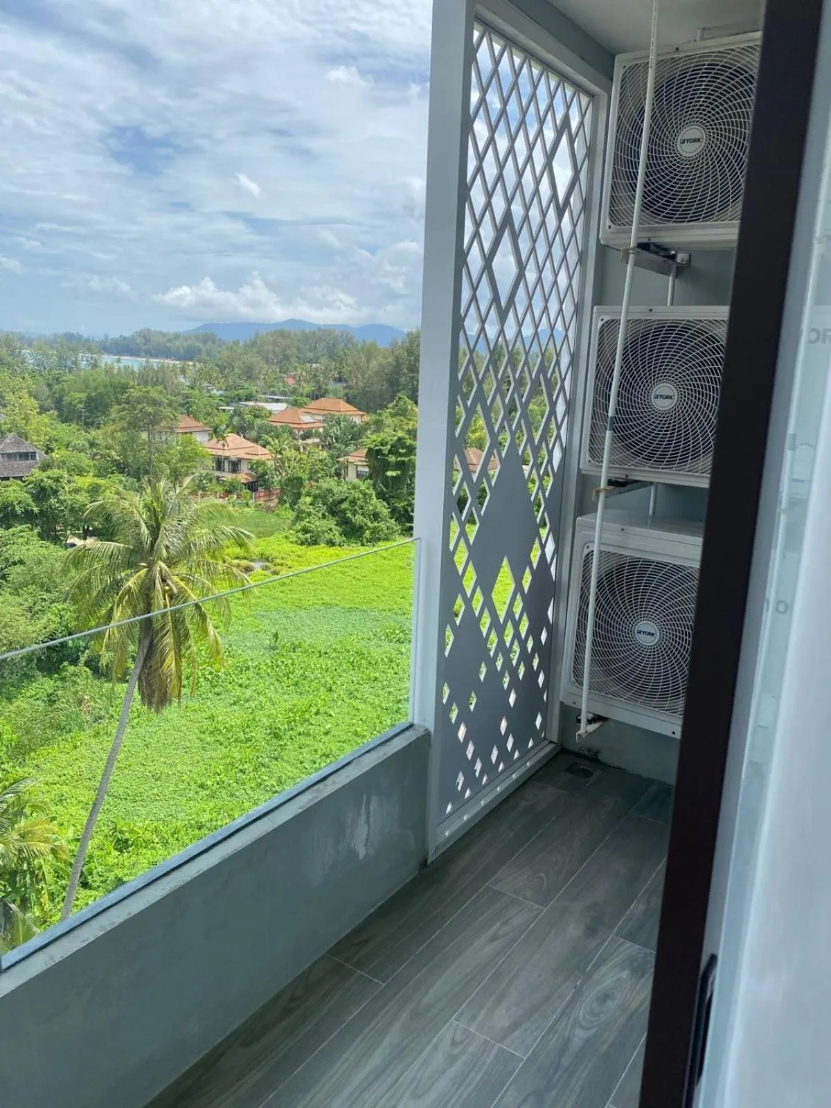 Aristo 2 Phuket, Surin beach