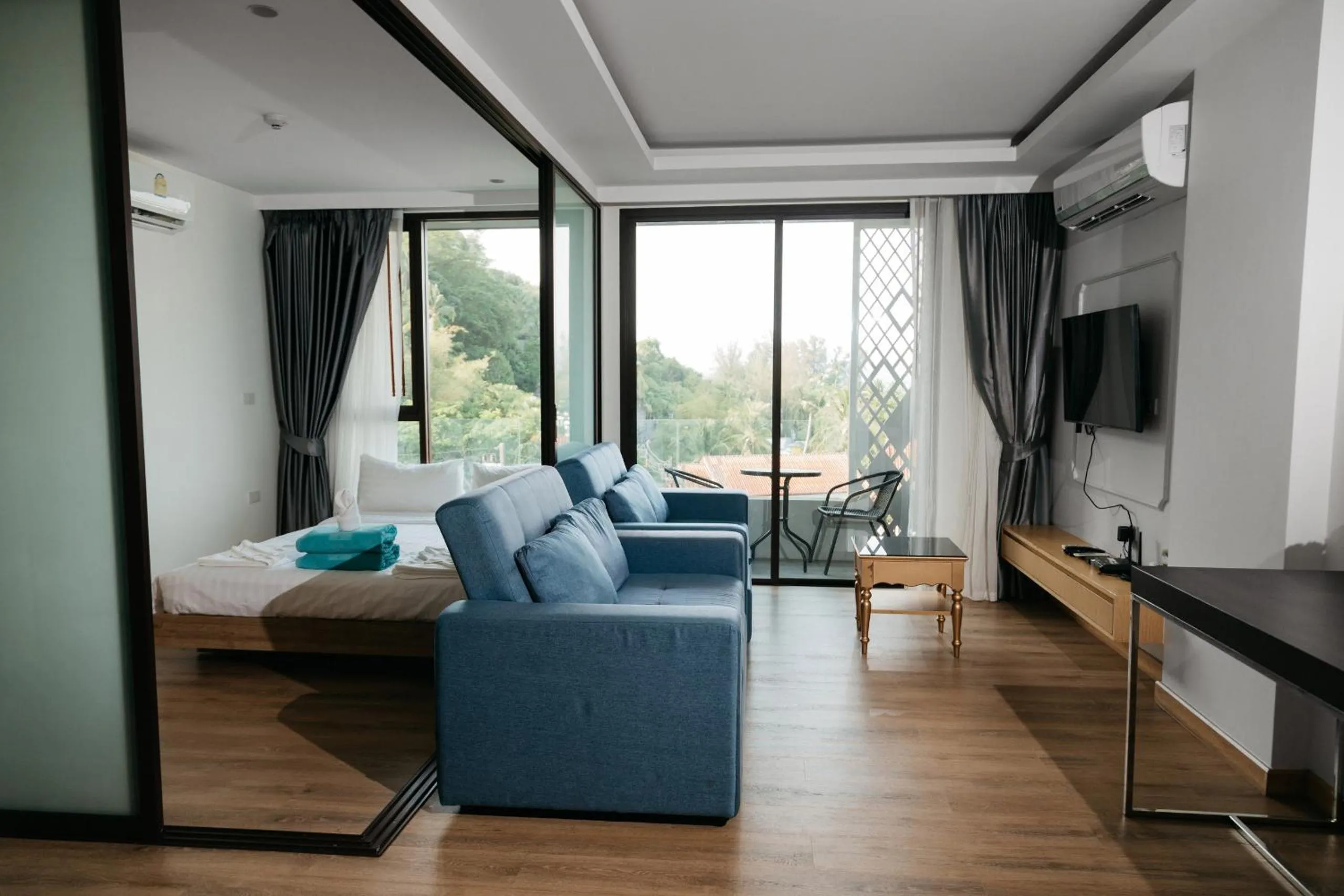 Aristo 2 Phuket, Surin beach