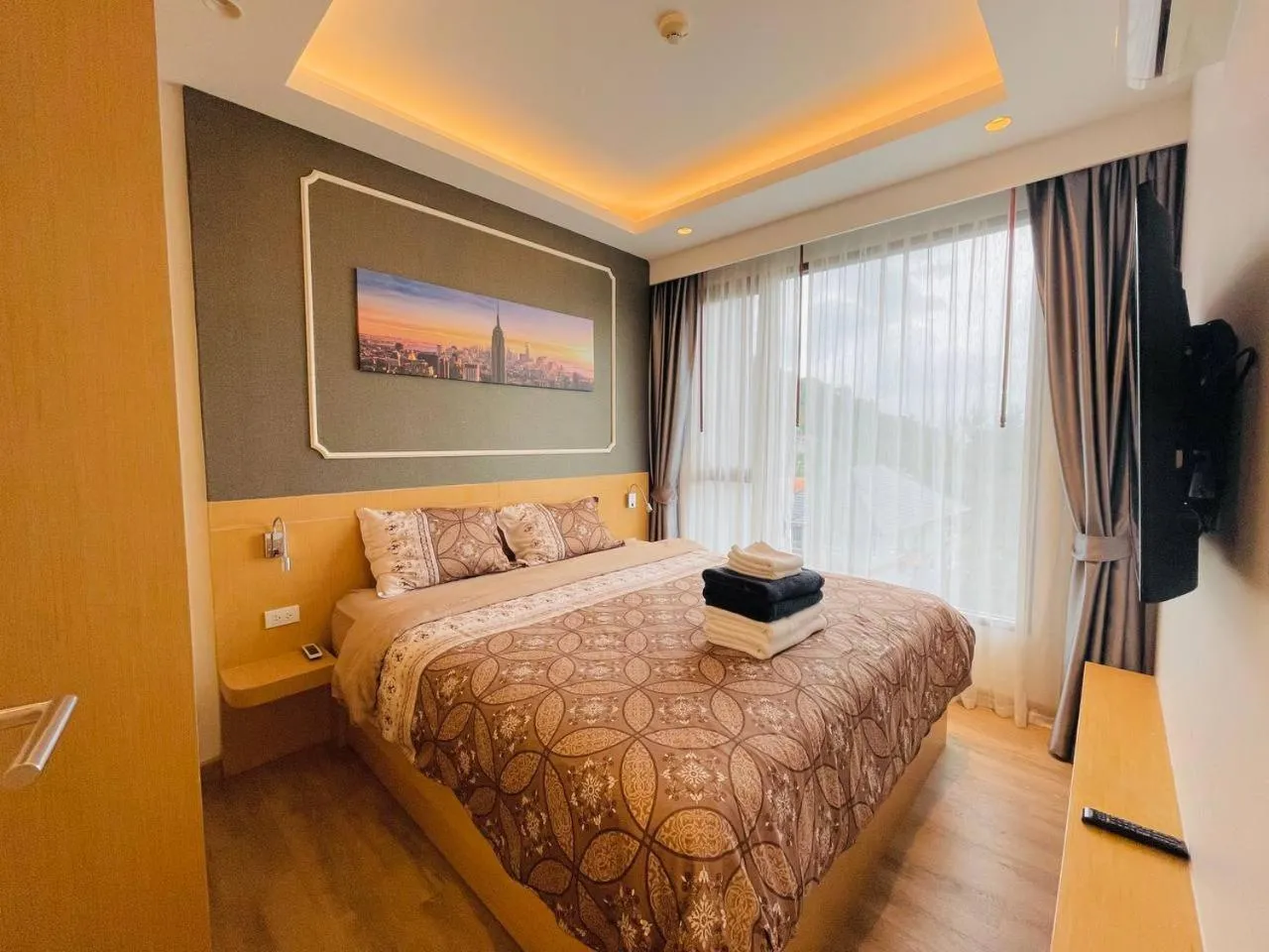 Bed in Aristo 2 Phuket, Surin beach