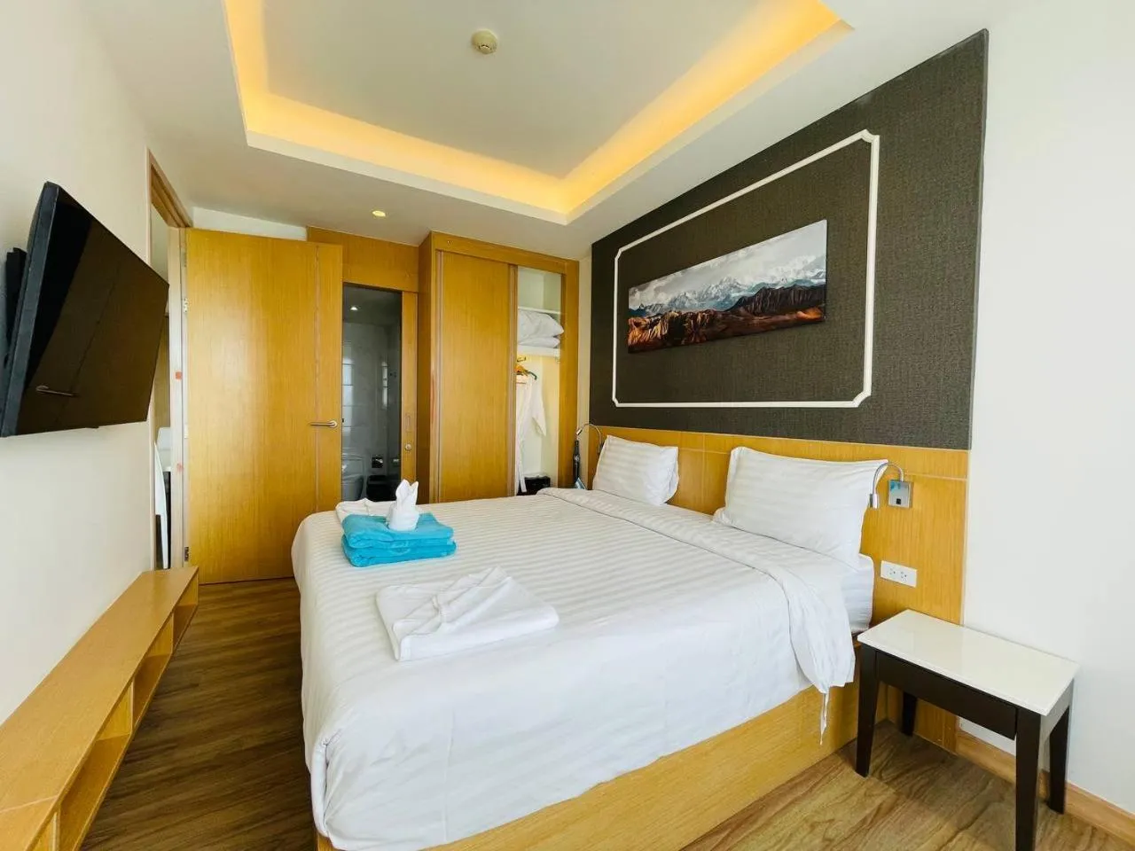 Bed in Aristo 2 Phuket, Surin beach
