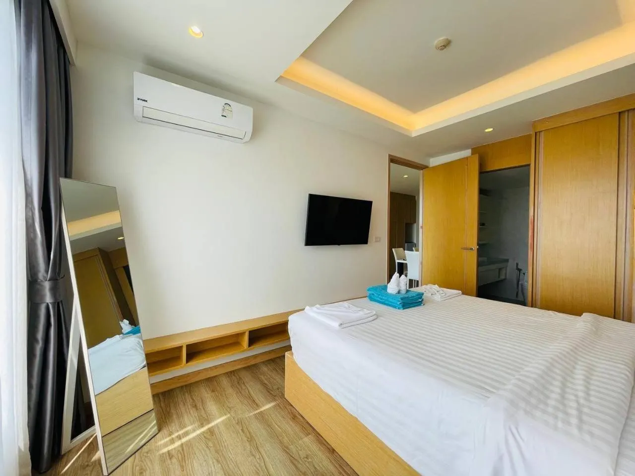 Bed in Aristo 2 Phuket, Surin beach