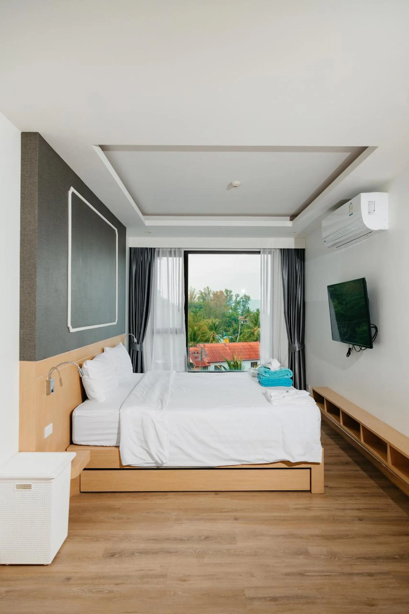 Bed in Aristo 2 Phuket, Surin beach