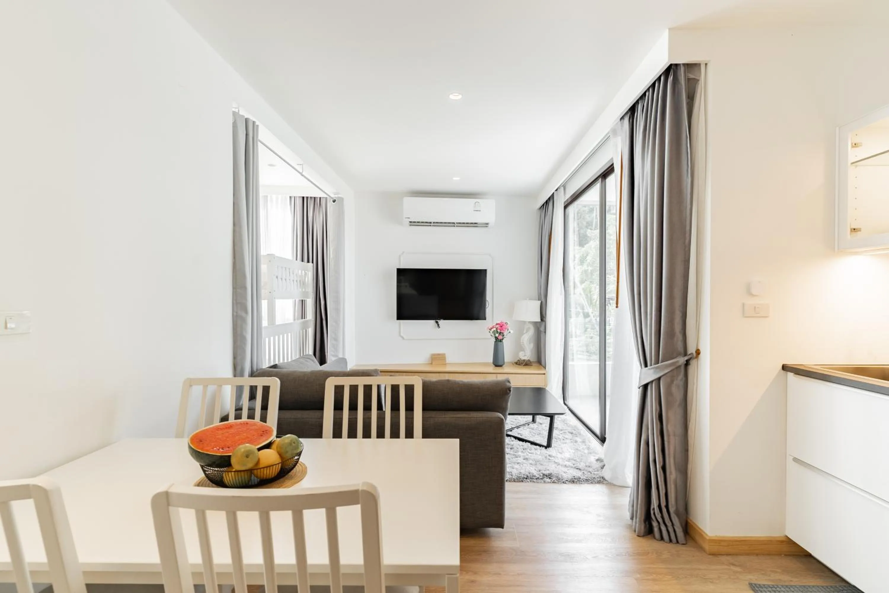 TV and multimedia in Aristo 2 Phuket, Surin beach