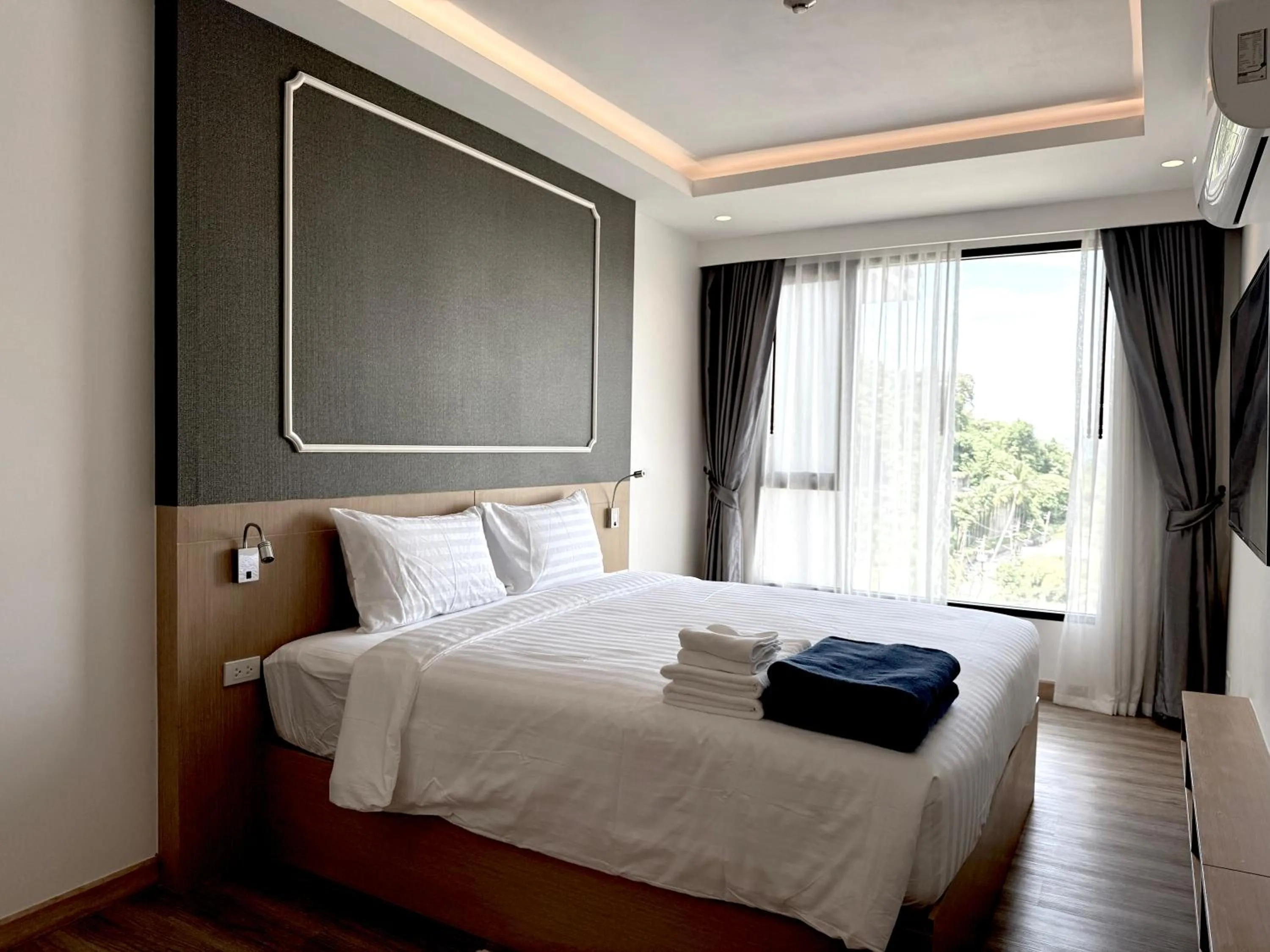 Bed in Aristo 2 Phuket, Surin beach