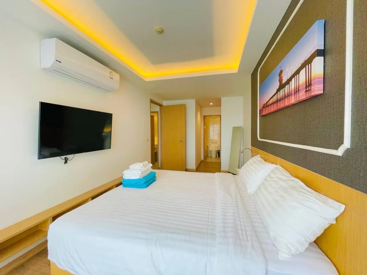 Bed in Aristo 2 Phuket, Surin beach