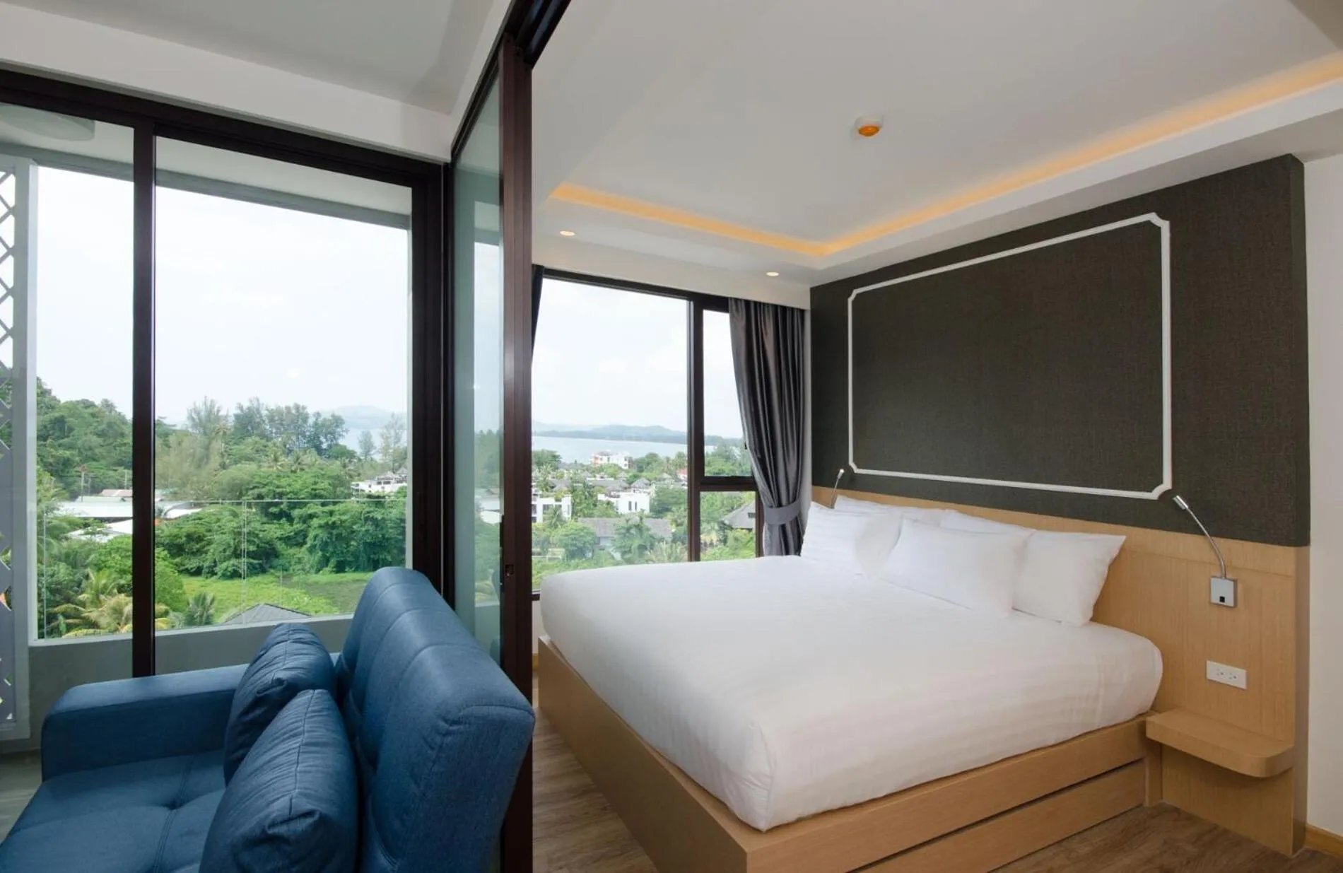 Bed in Aristo 2 Phuket, Surin beach