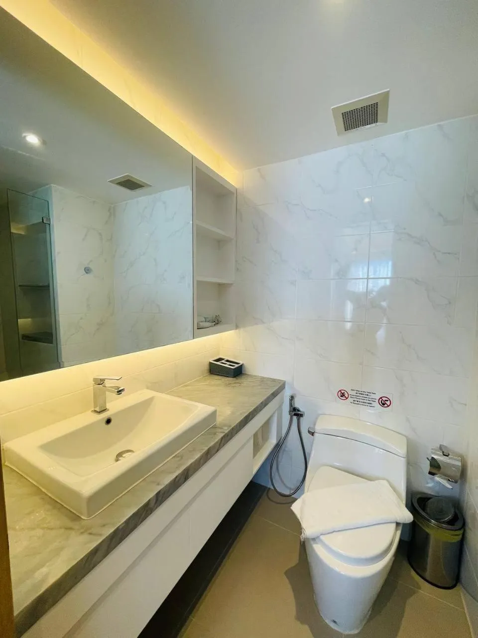 Aristo 2 Phuket, Surin beach