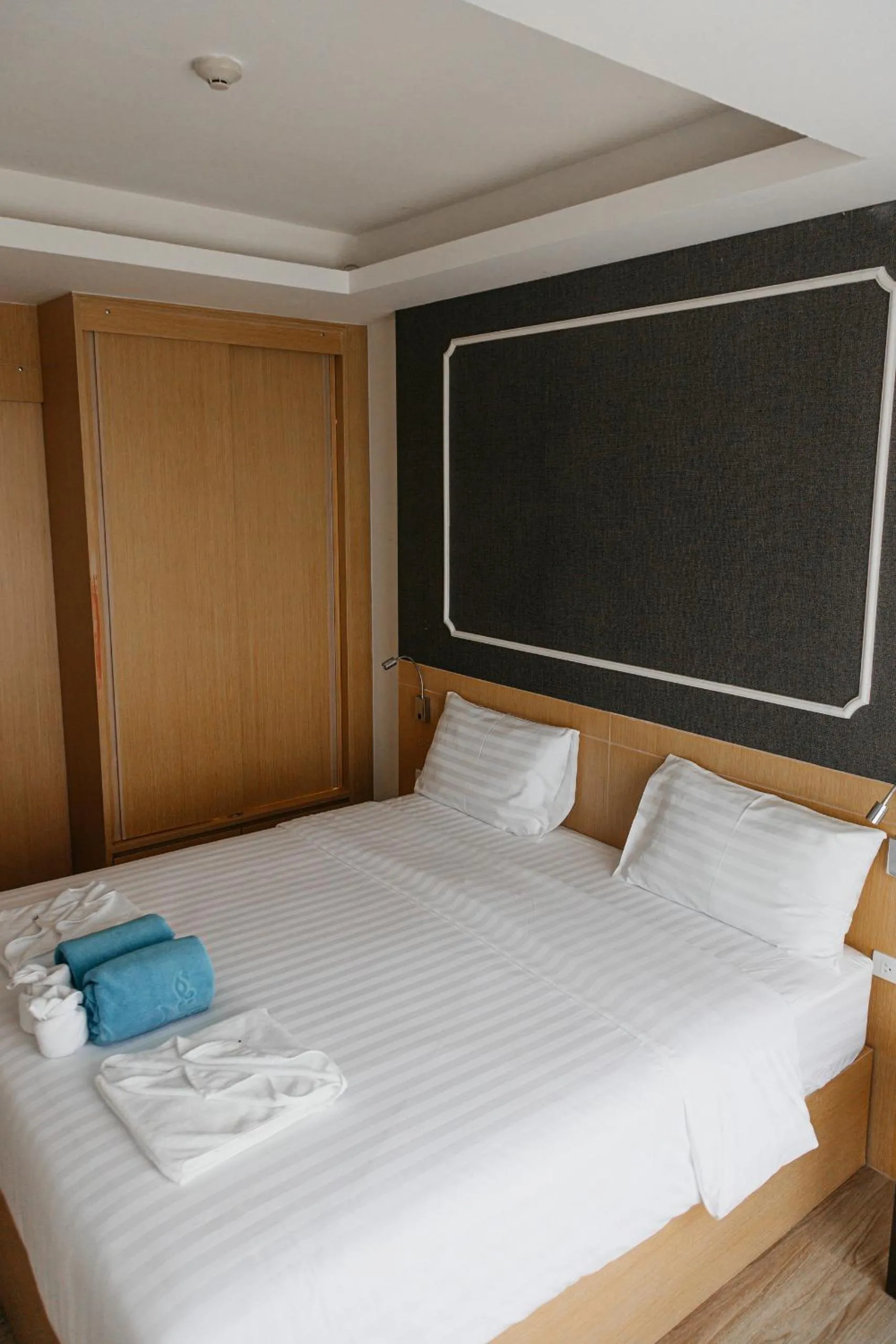 Bed in Aristo 2 Phuket, Surin beach