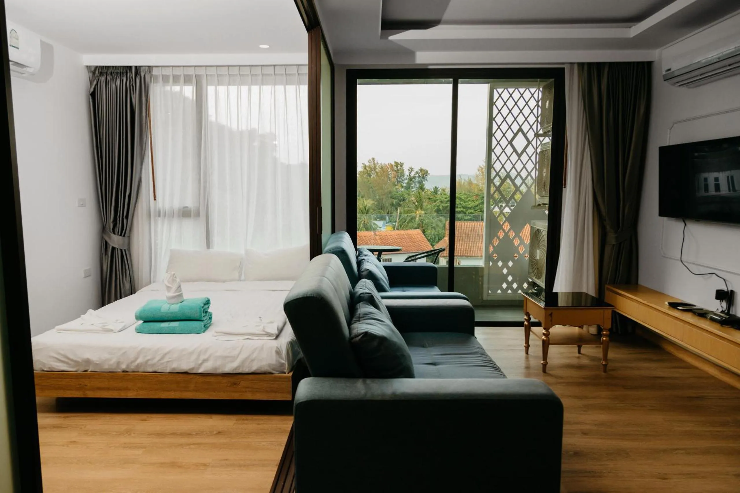 Bed in Aristo 2 Phuket, Surin beach