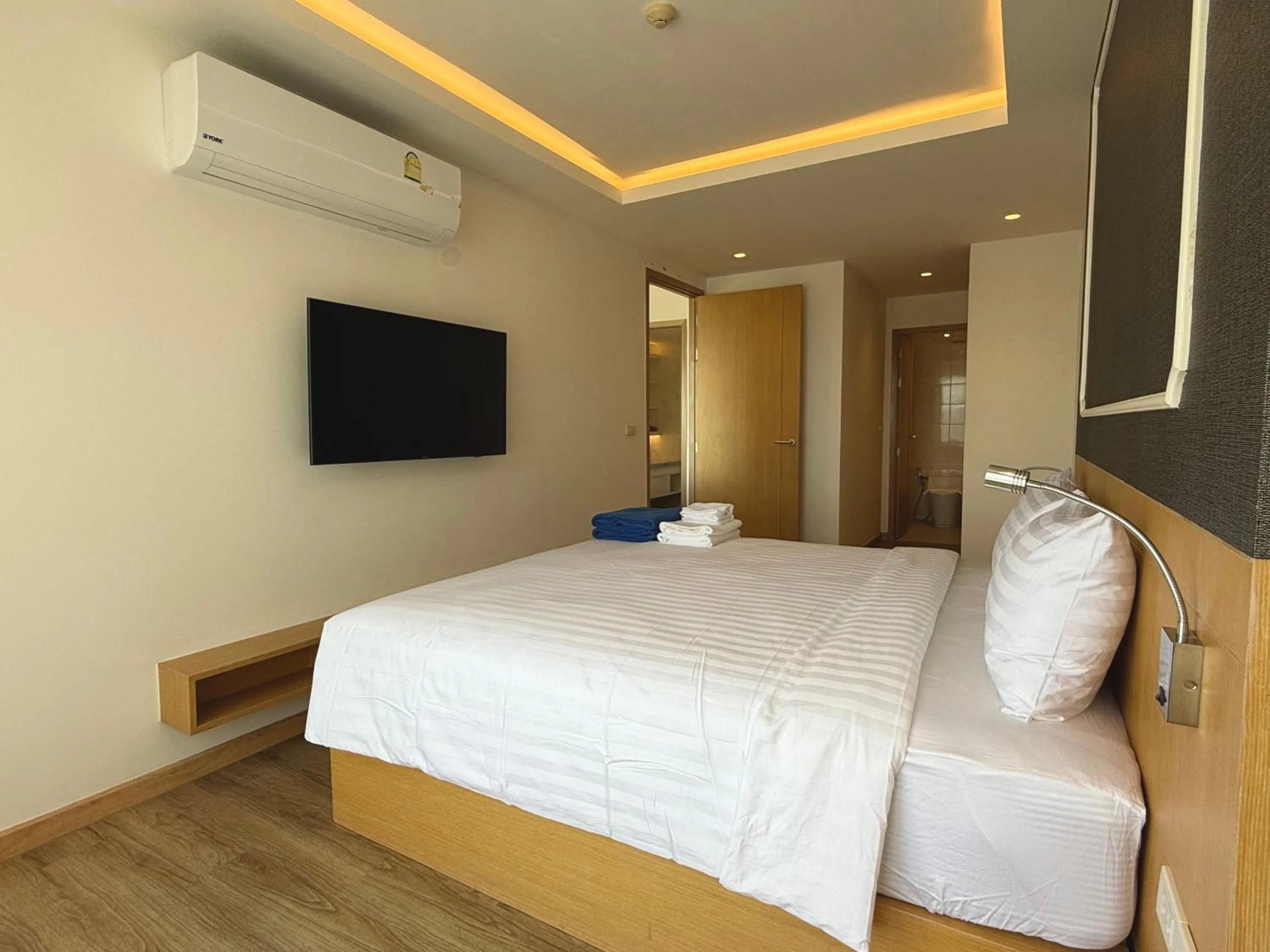 Bed in Aristo 2 Phuket, Surin beach