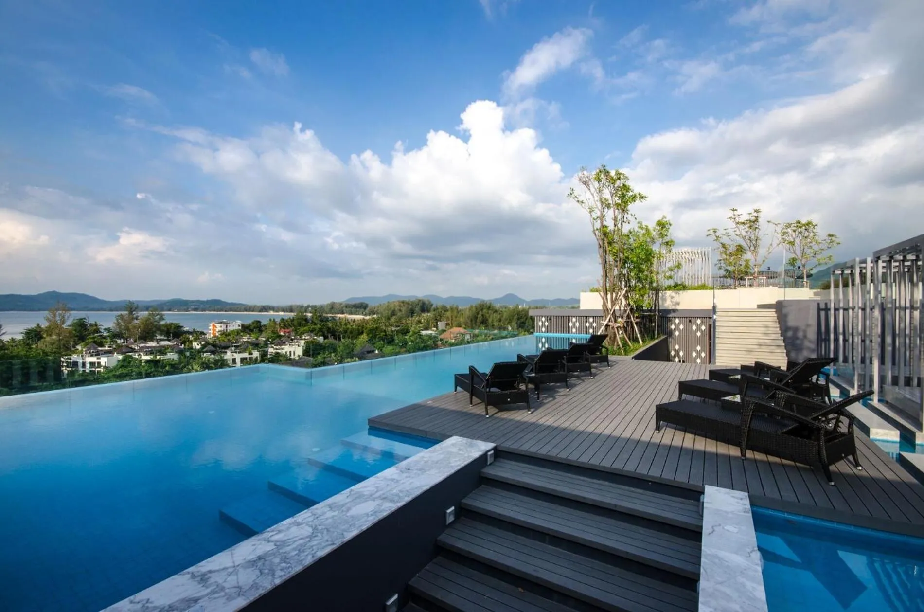 Aristo 2 Phuket, Surin beach