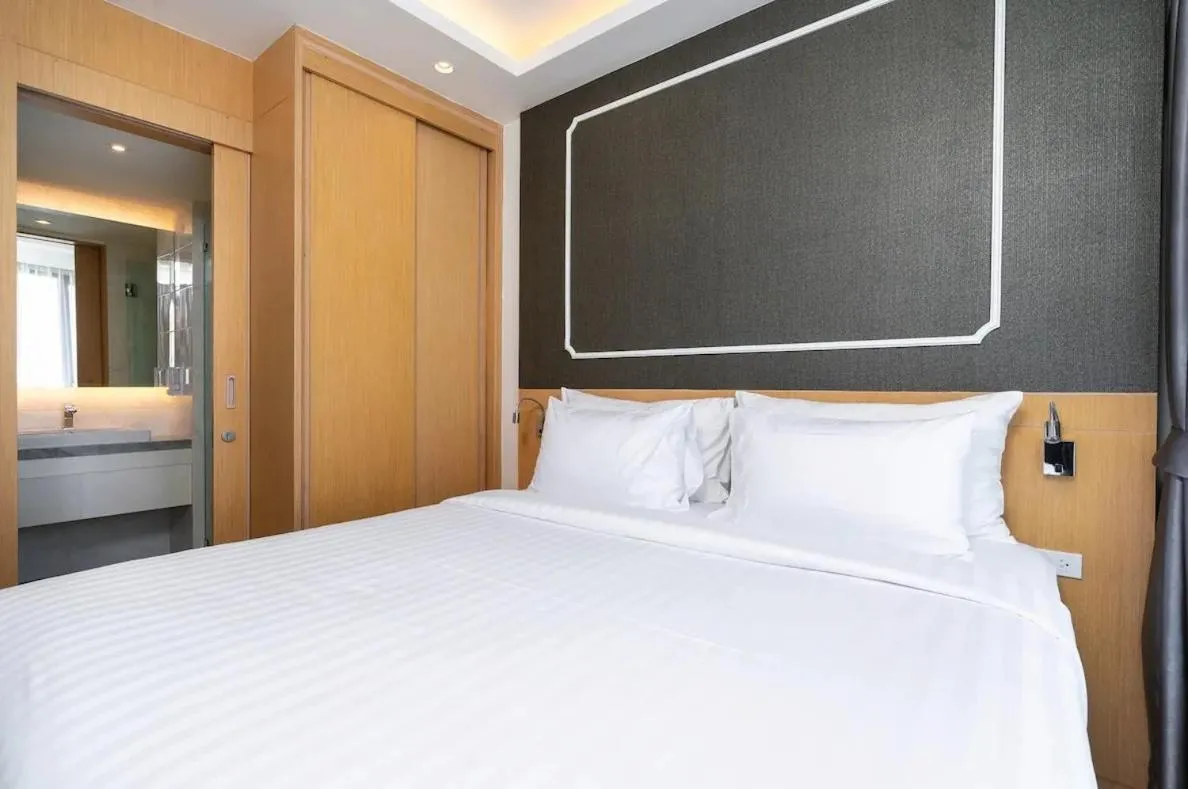 Bed in Aristo 2 Phuket, Surin beach