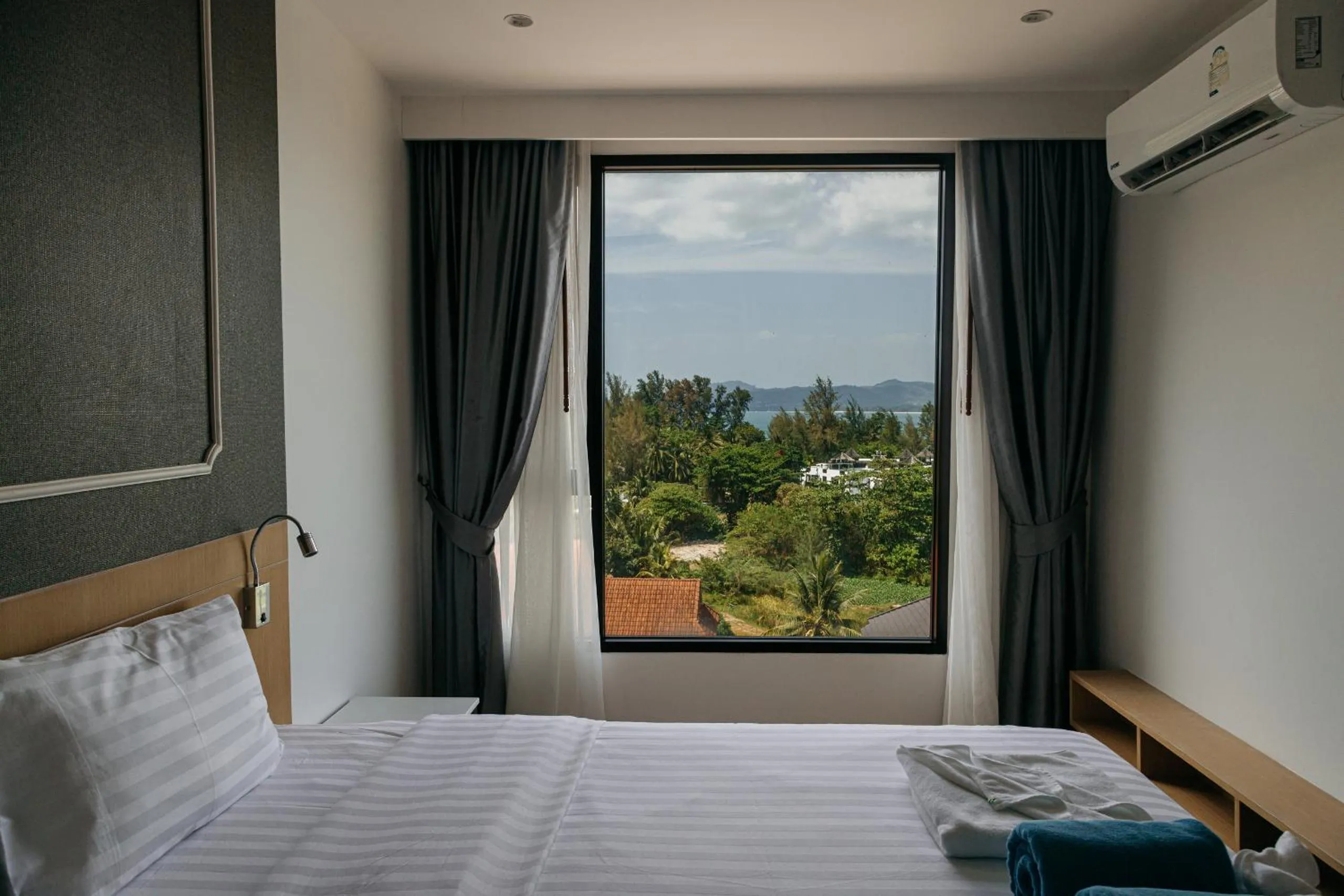 Bed in Aristo 2 Phuket, Surin beach