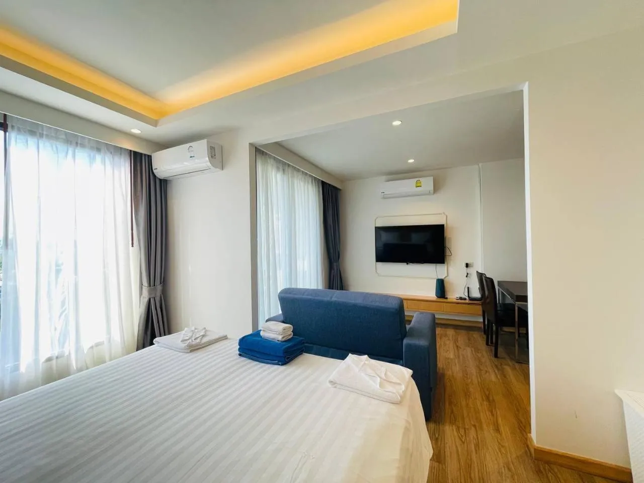 Bed in Aristo 2 Phuket, Surin beach