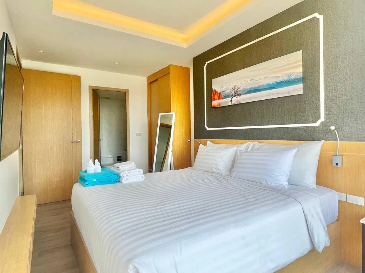 Bed in Aristo 2 Phuket, Surin beach