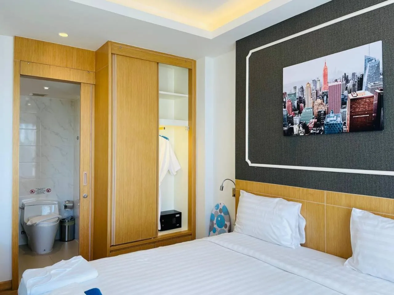 Bed in Aristo 2 Phuket, Surin beach