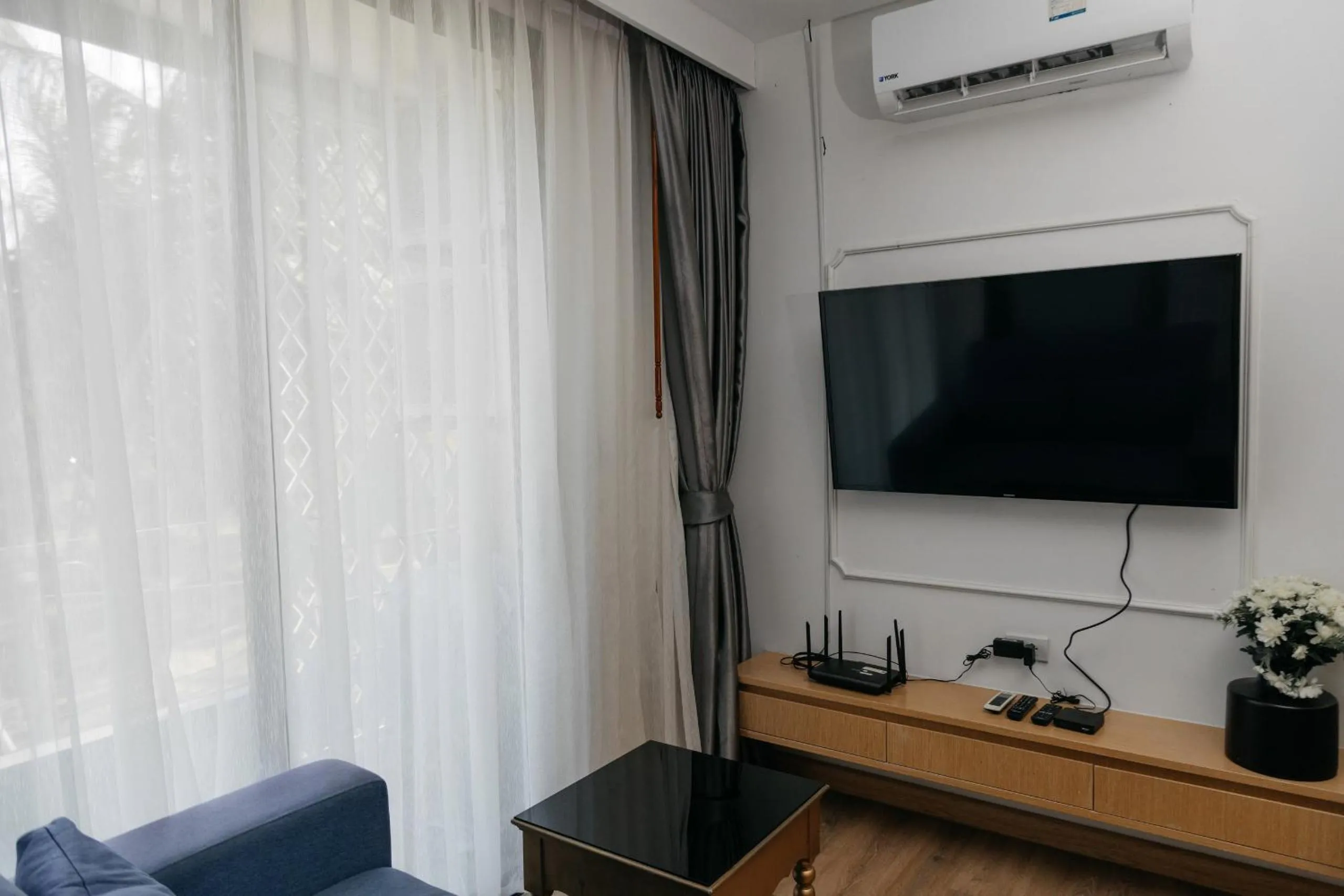 Aristo 2 Phuket, Surin beach