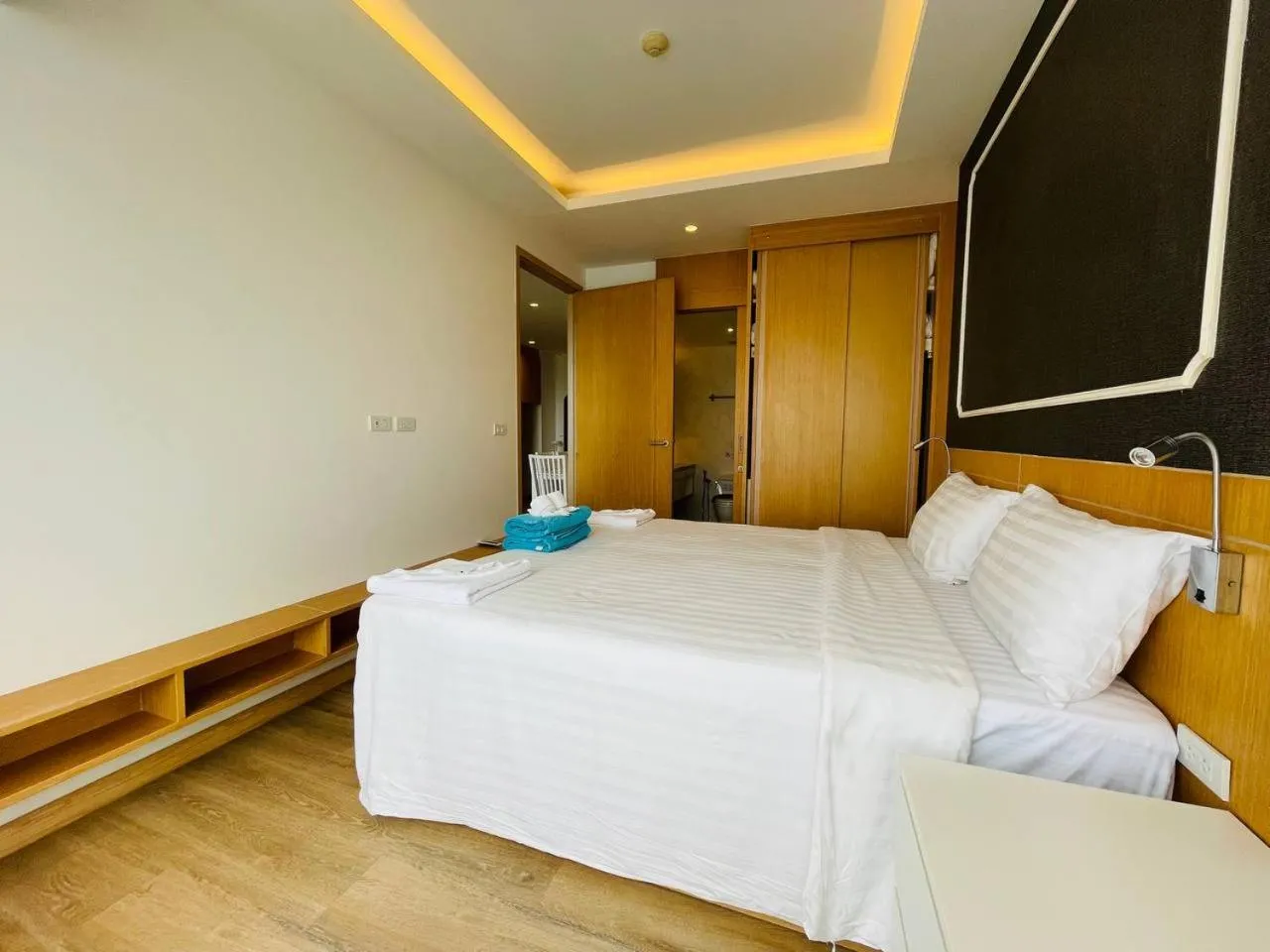Bed in Aristo 2 Phuket, Surin beach